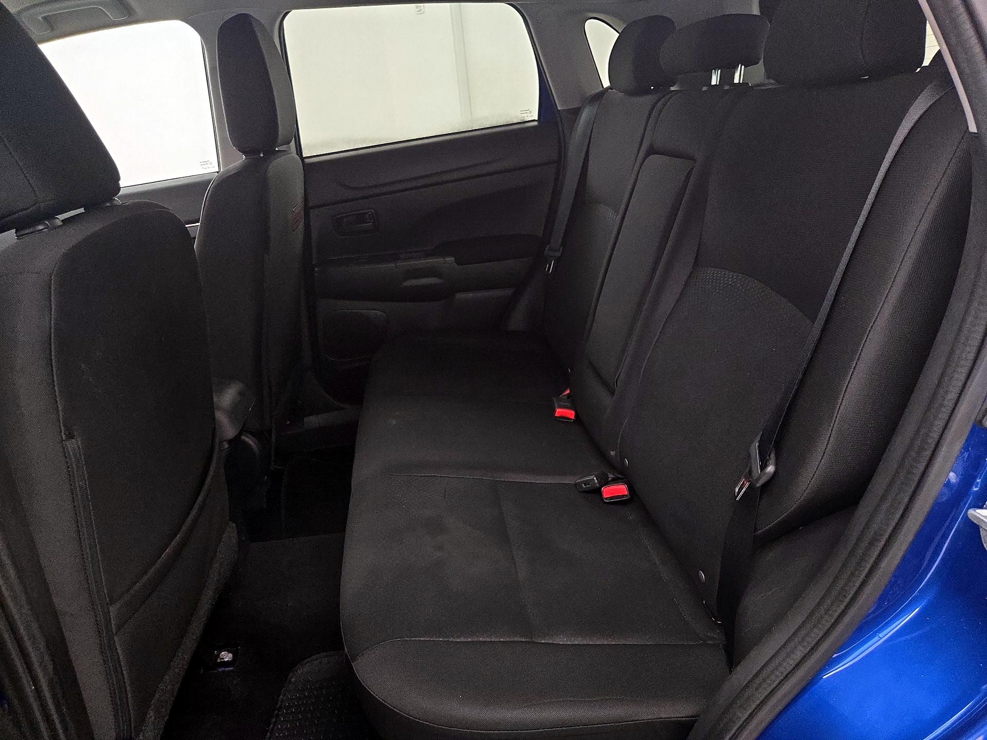 Thumbnail: 2015 Mitsubishi Outlander Sport - 18