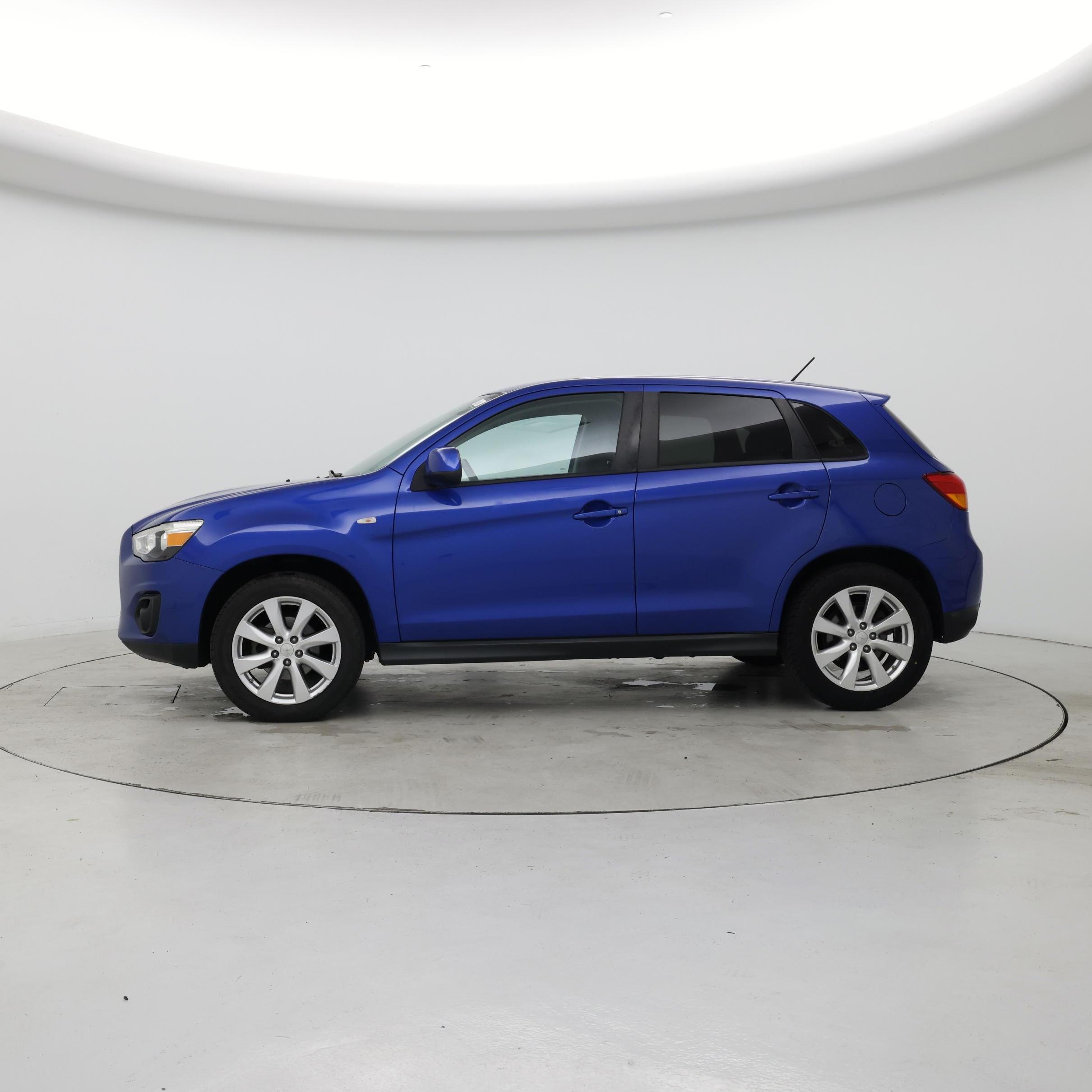 Thumbnail: 2015 Mitsubishi Outlander Sport - 3