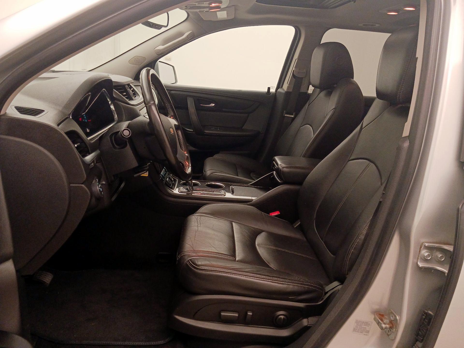 Thumbnail: 2017 Chevrolet Traverse - 11