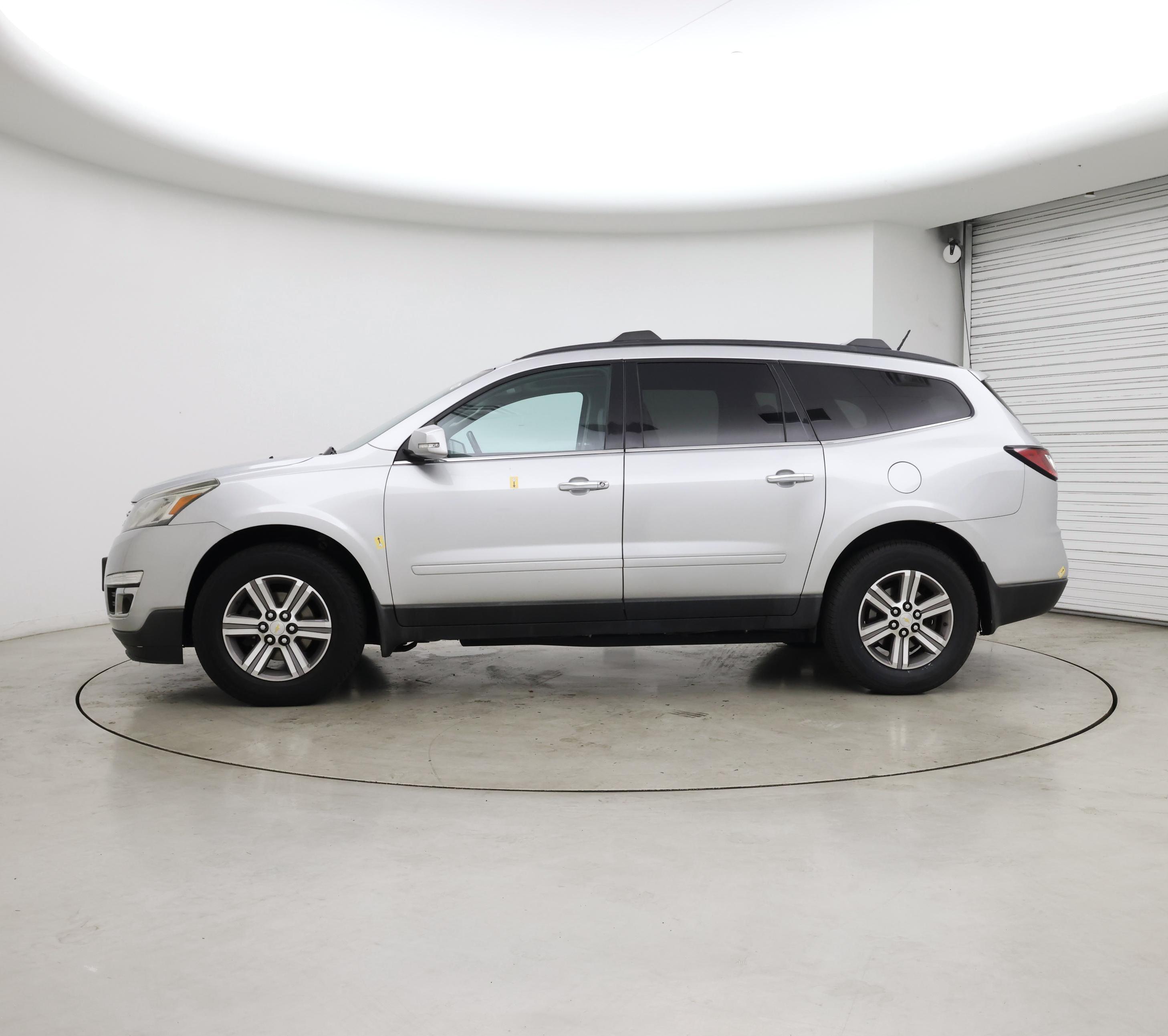 Thumbnail: 2017 Chevrolet Traverse - 3