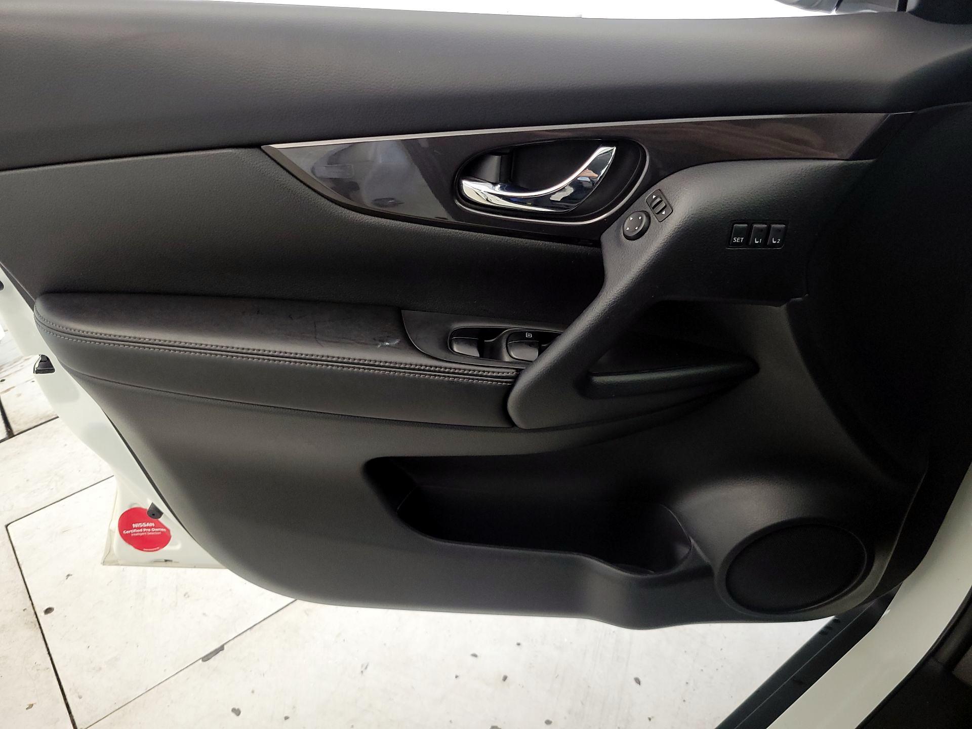 Thumbnail: 2019 Nissan Rogue - 12
