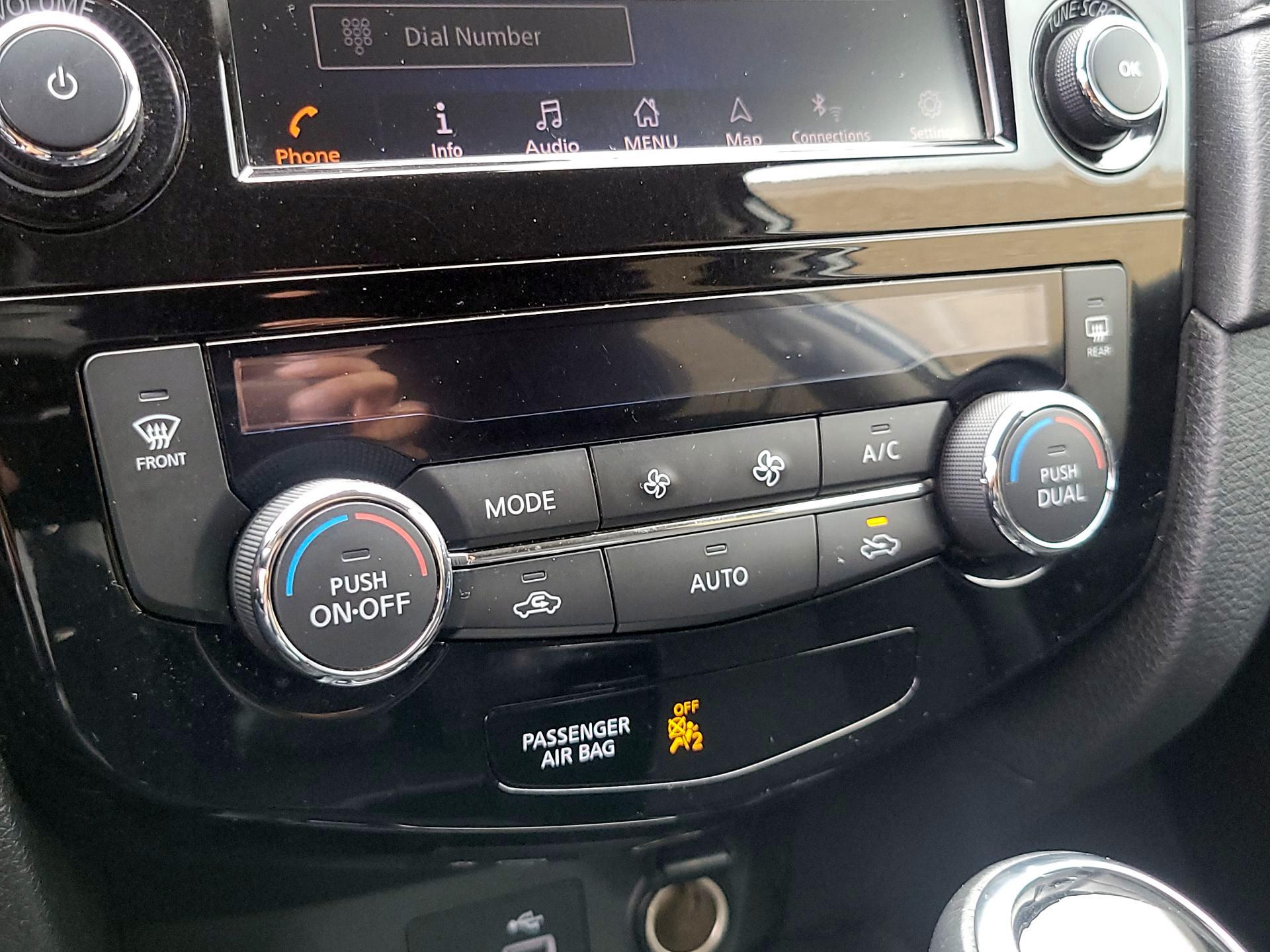 Thumbnail: 2019 Nissan Rogue - 17