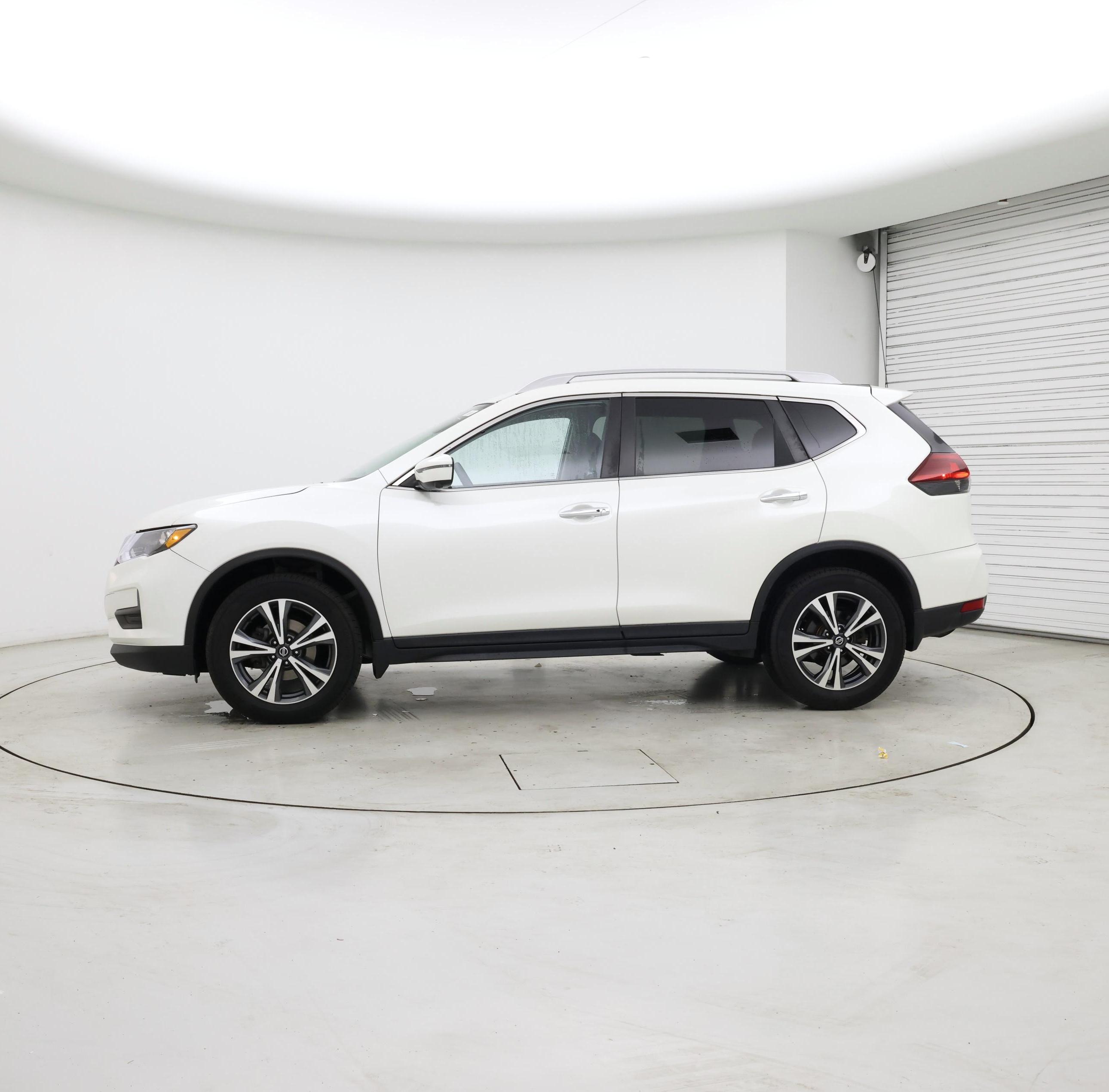 Thumbnail: 2019 Nissan Rogue - 3