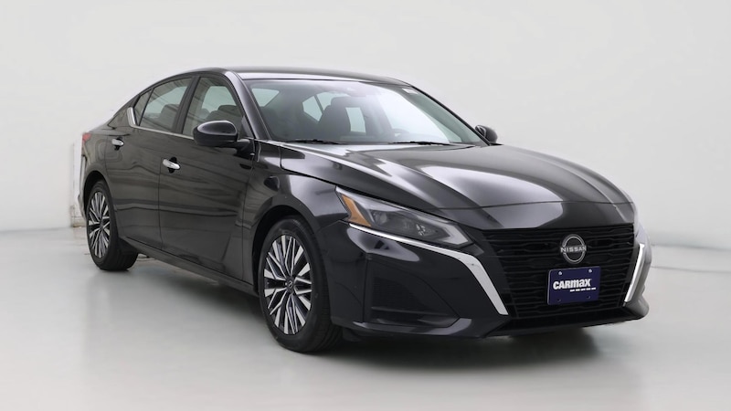 2023 Nissan Altima SV Hero Image