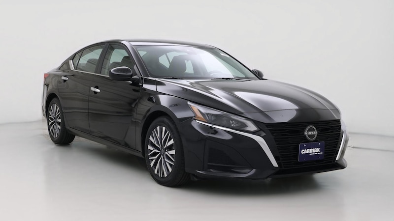 2023 Nissan Altima SV Hero Image