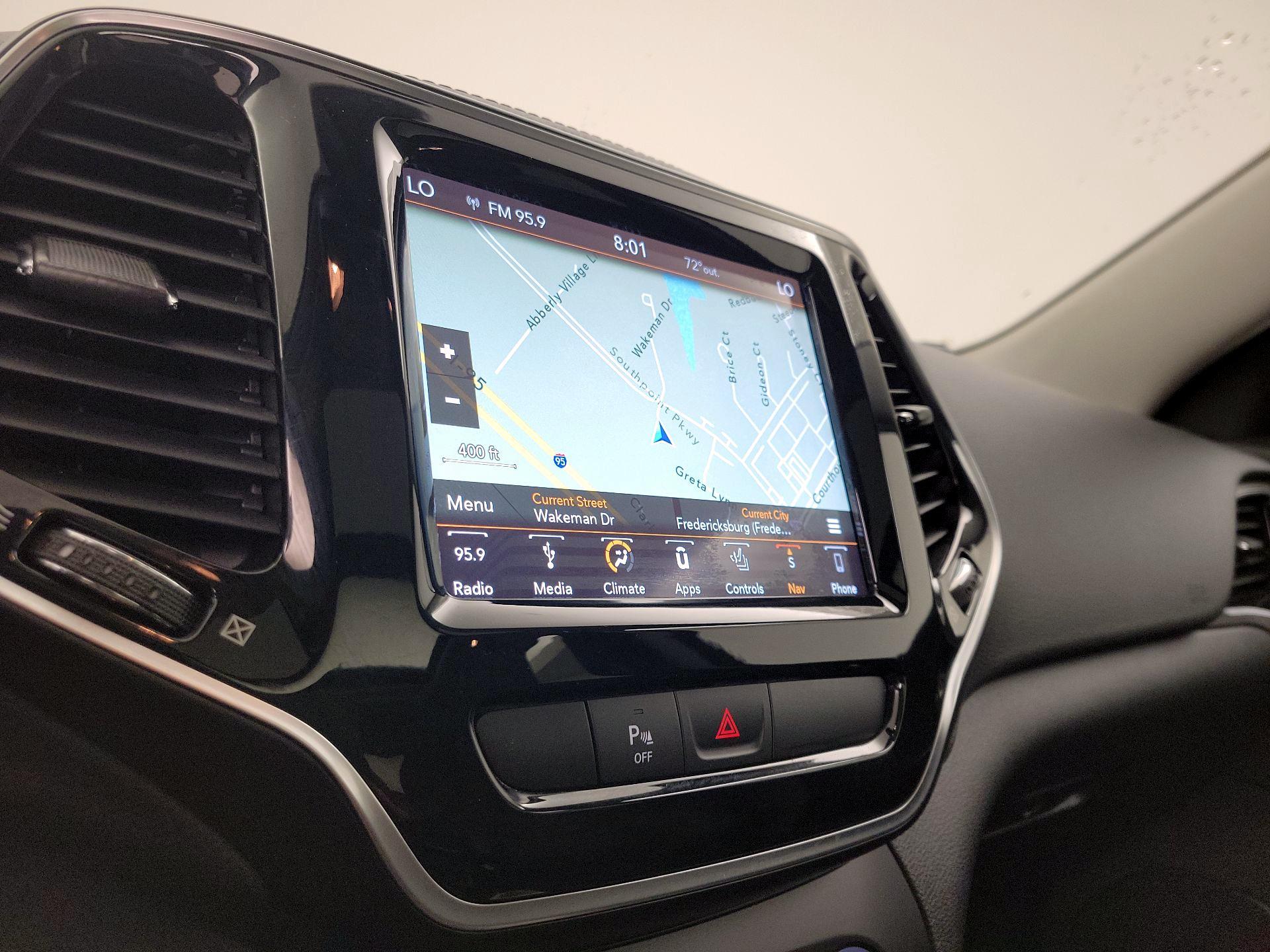 Thumbnail: 2019 Jeep Cherokee - 14