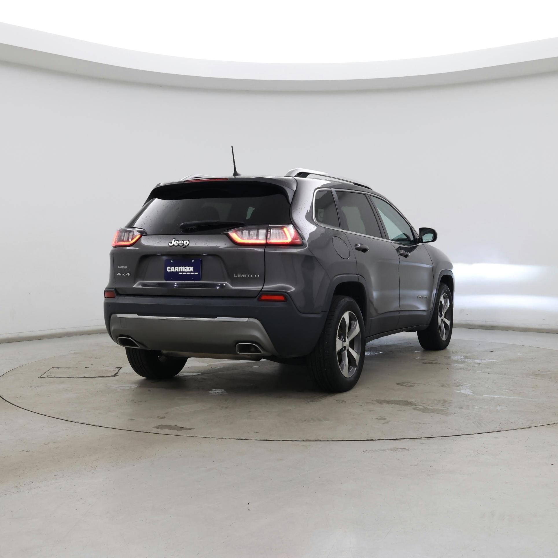 Thumbnail: 2019 Jeep Cherokee - 8