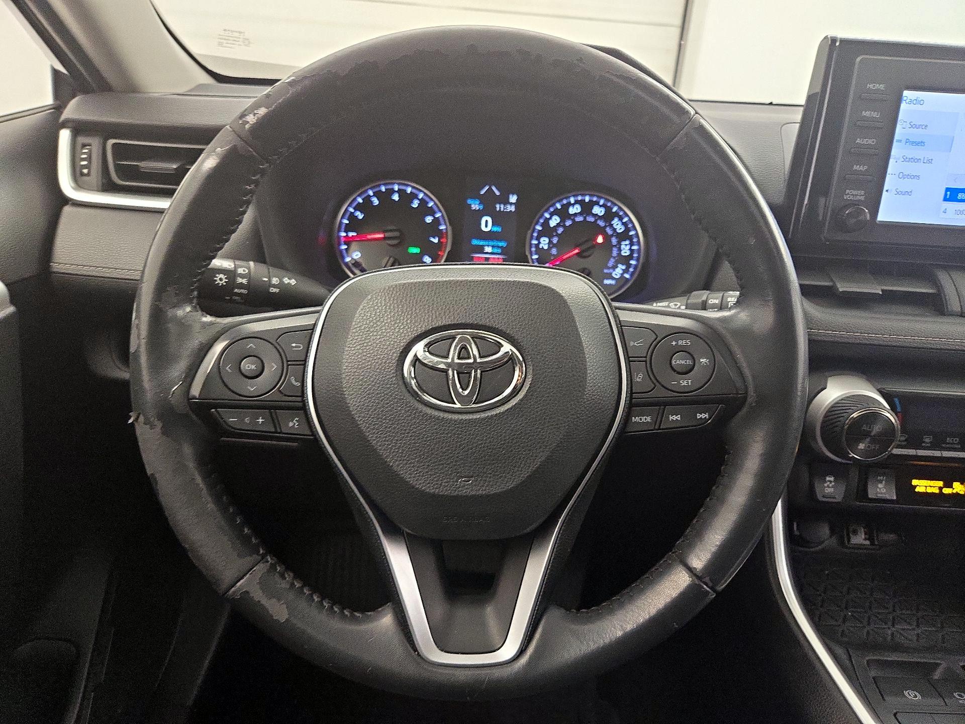 Thumbnail: 2019 Toyota RAV4 - 10