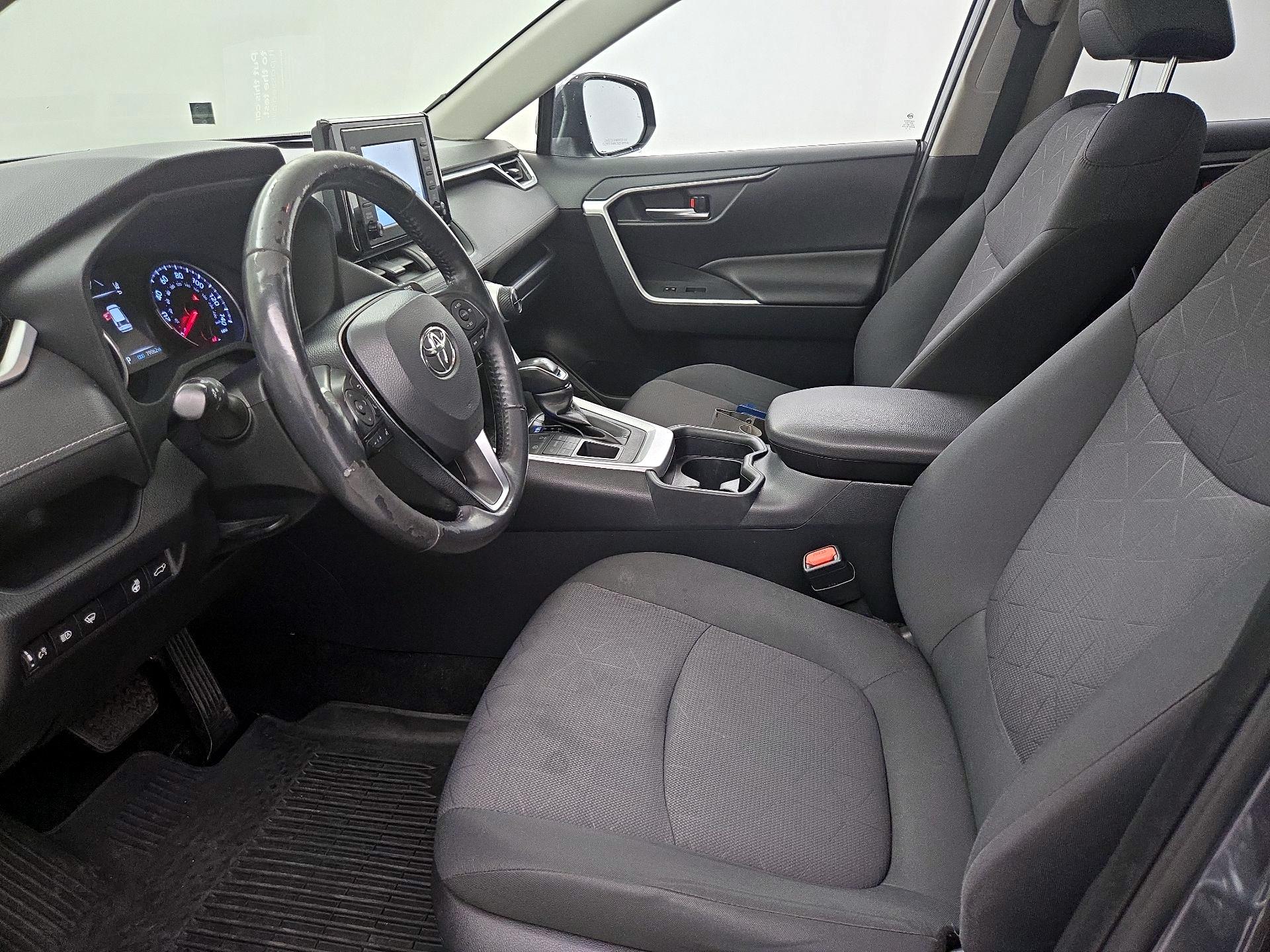 Thumbnail: 2019 Toyota RAV4 - 11