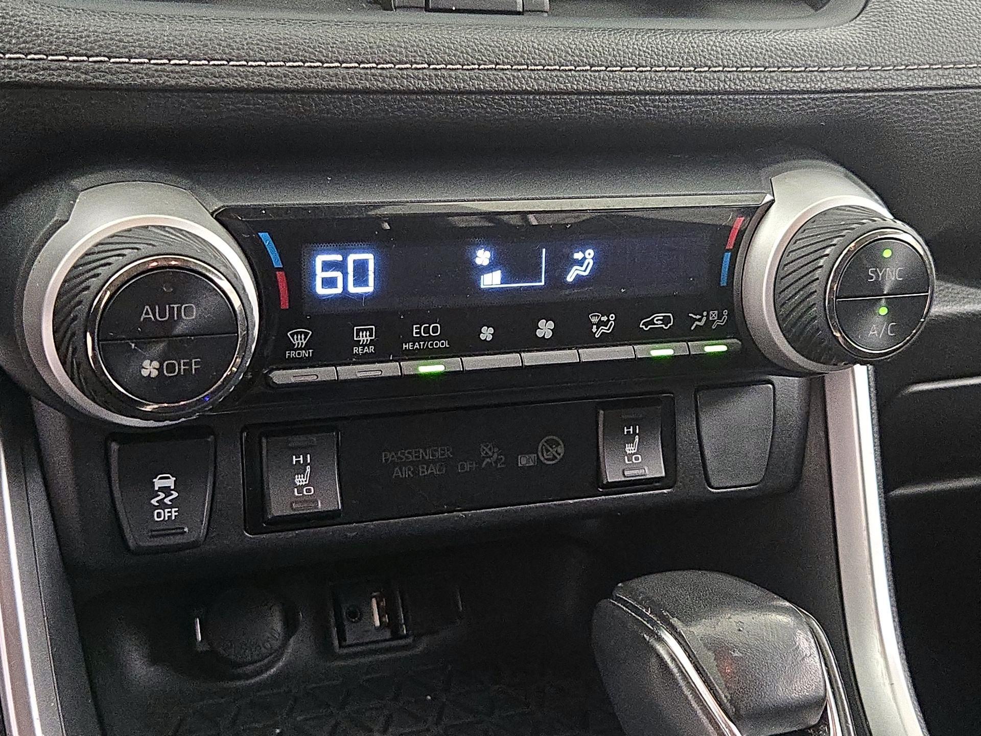 Thumbnail: 2019 Toyota RAV4 - 16