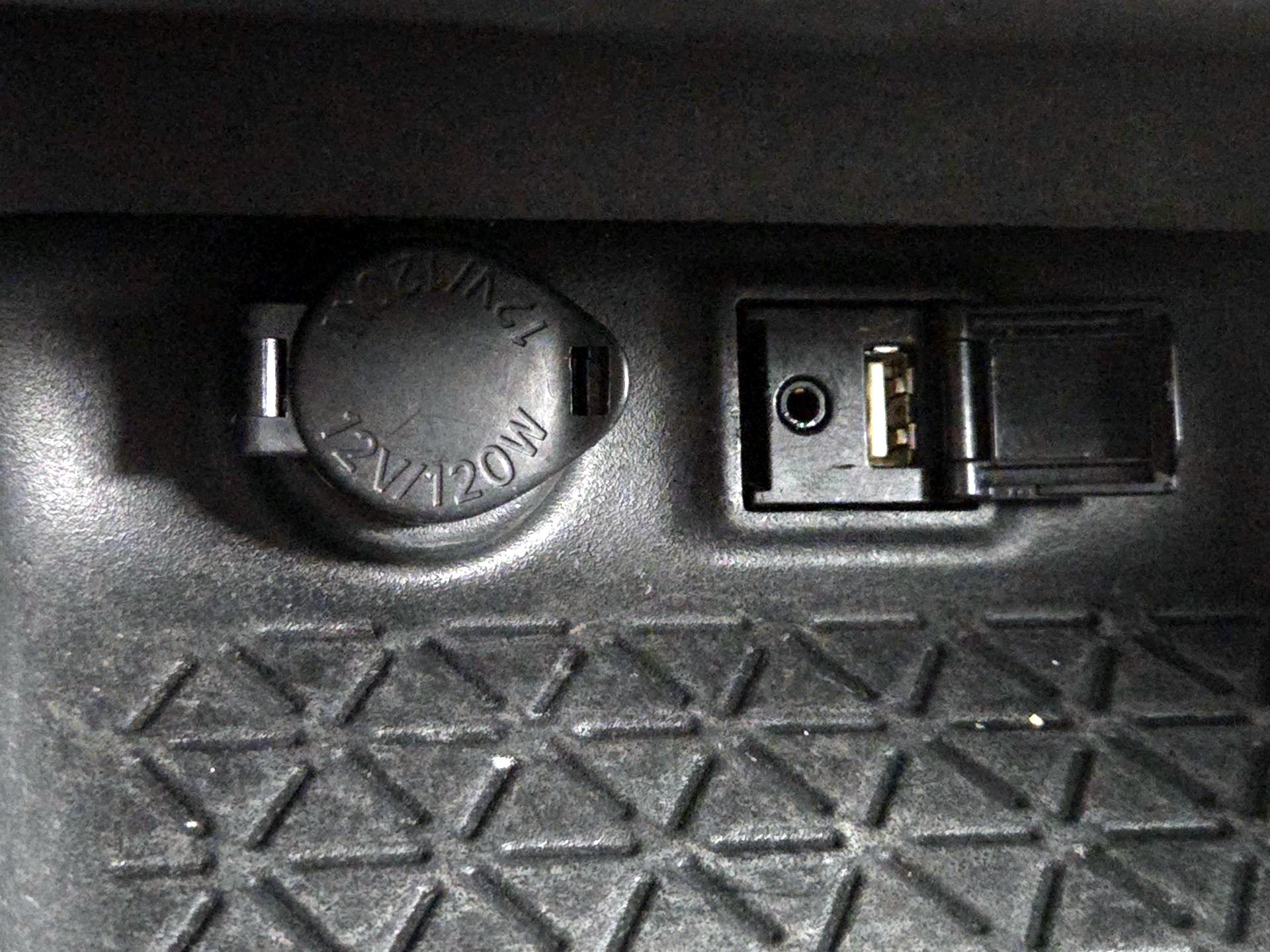 Thumbnail: 2019 Toyota RAV4 - 18
