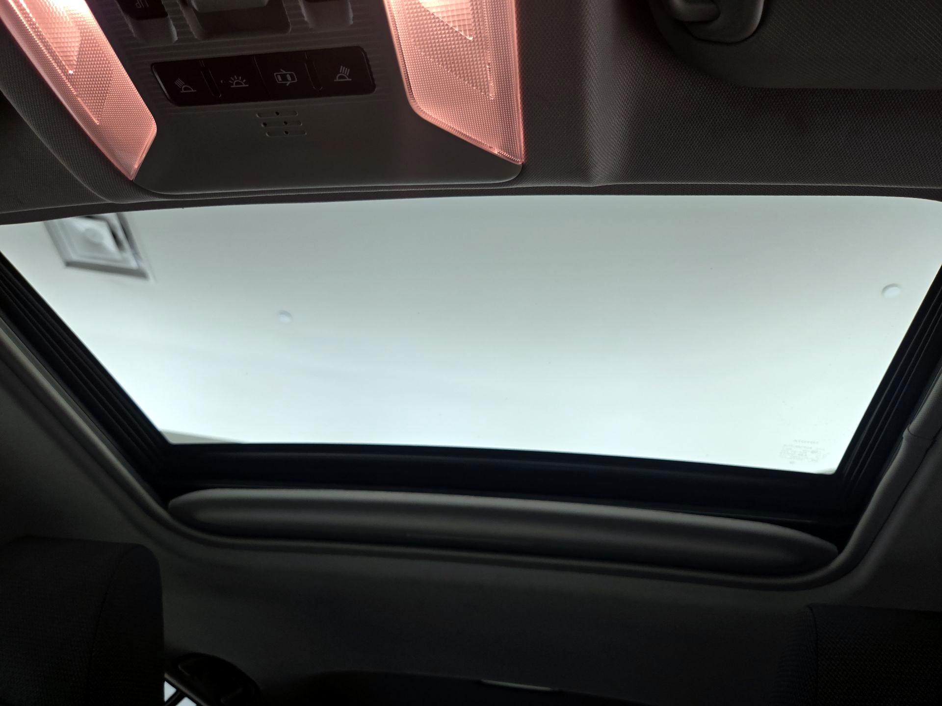 Thumbnail: 2019 Toyota RAV4 - 19