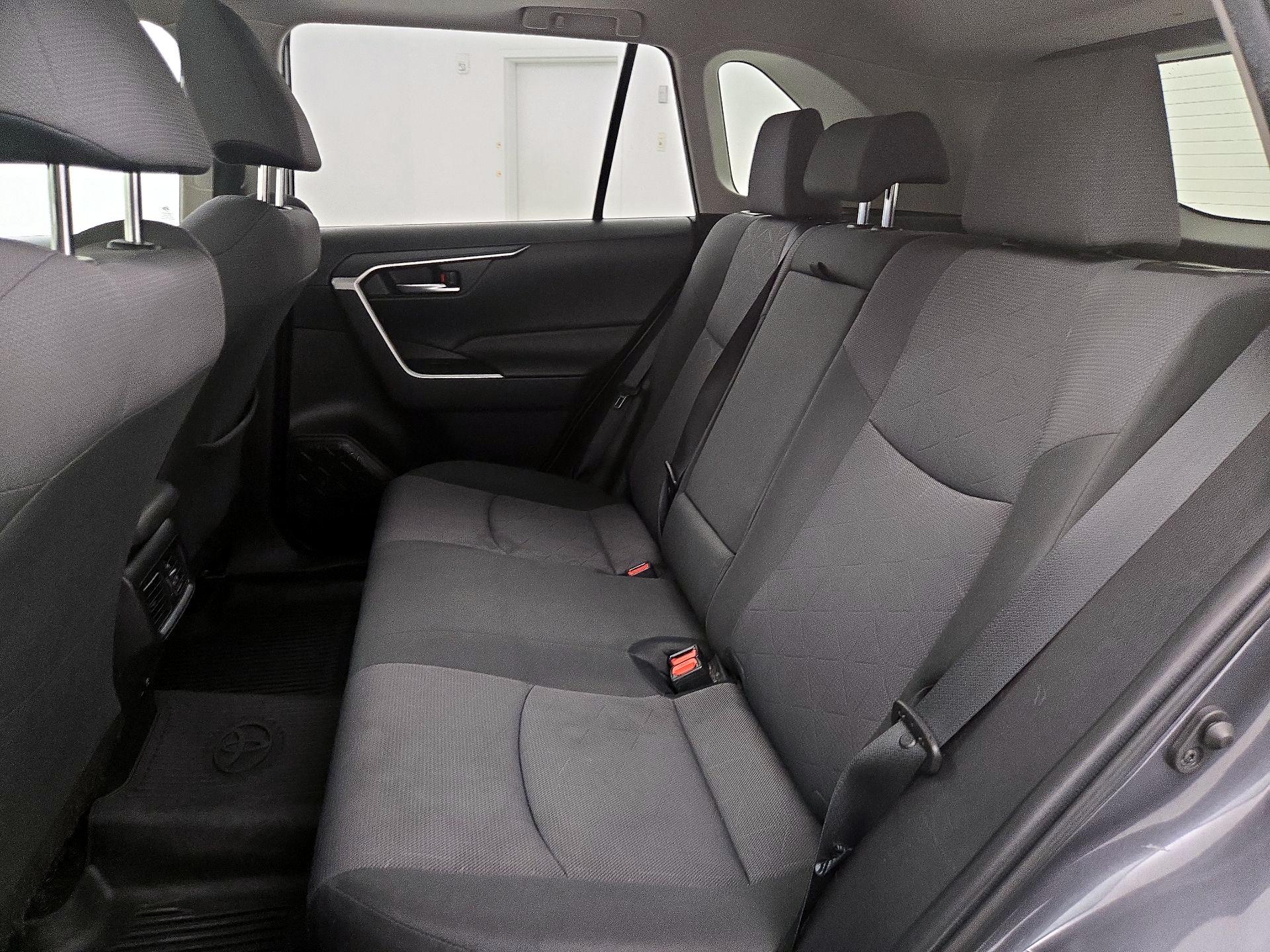 Thumbnail: 2019 Toyota RAV4 - 20
