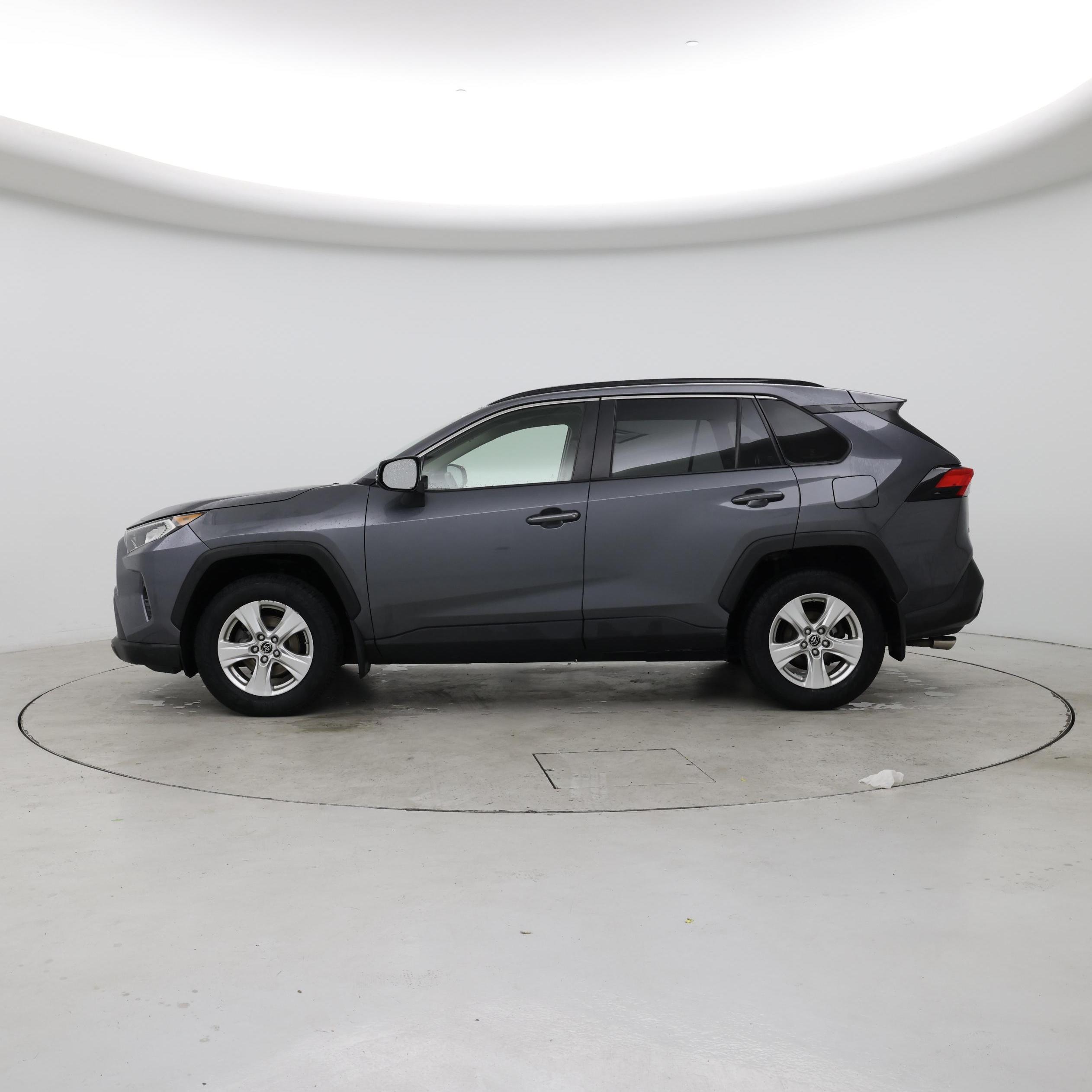 Thumbnail: 2019 Toyota RAV4 - 3