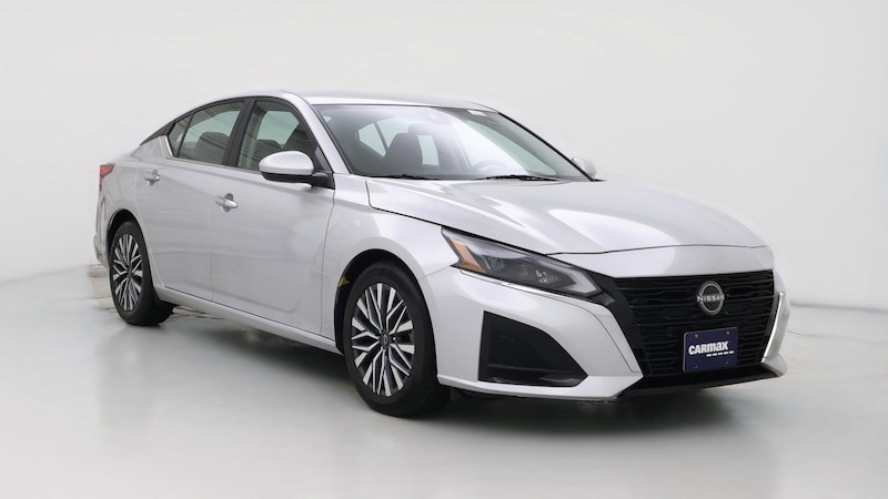 2023 Nissan Altima SV Hero Image