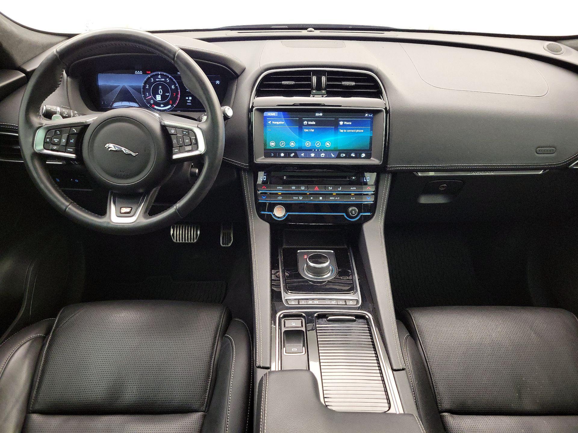 Thumbnail: 2019 Jaguar F-Pace - 9