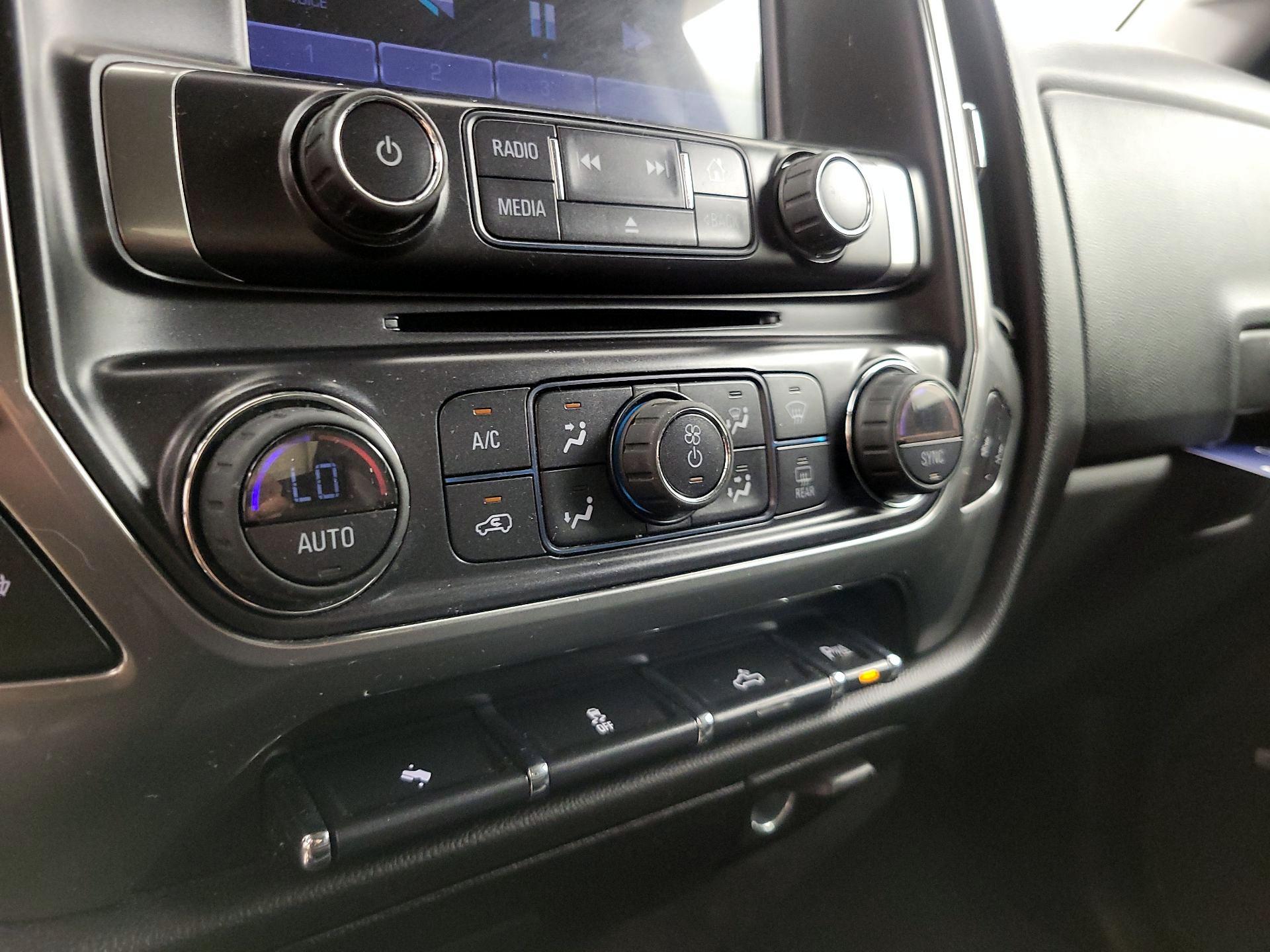 Thumbnail: 2015 Chevrolet Silverado 1500 - 16