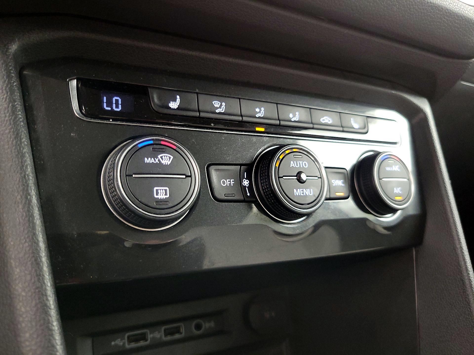 Thumbnail: 2019 Volkswagen Tiguan - 16