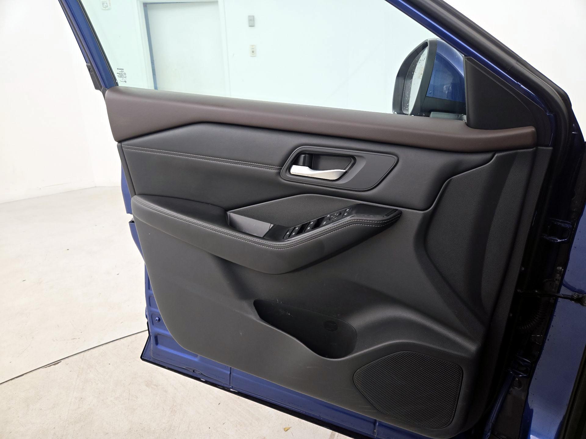 Thumbnail: 2022 Nissan Rogue - 12