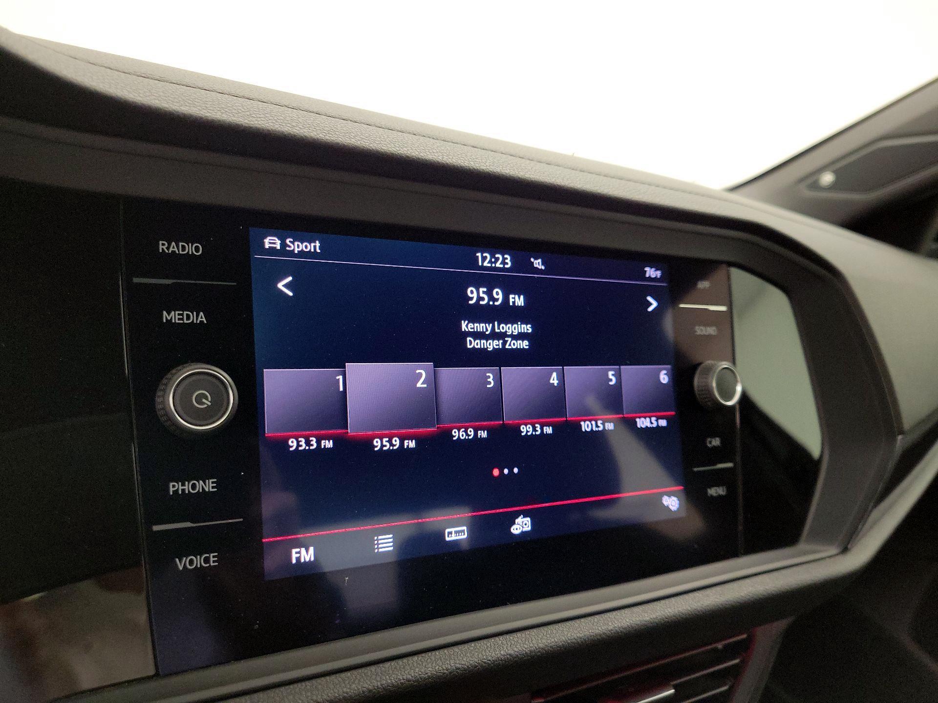 Thumbnail: 2019 Volkswagen Jetta - 15