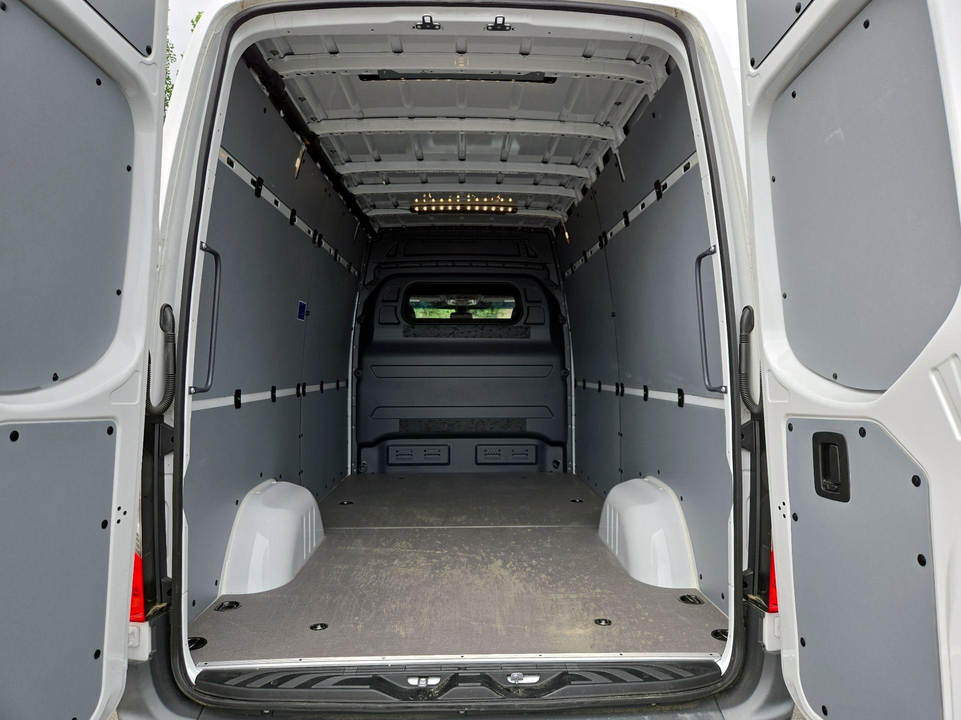 Thumbnail: 2024 Mercedes-Benz Sprinter - 17