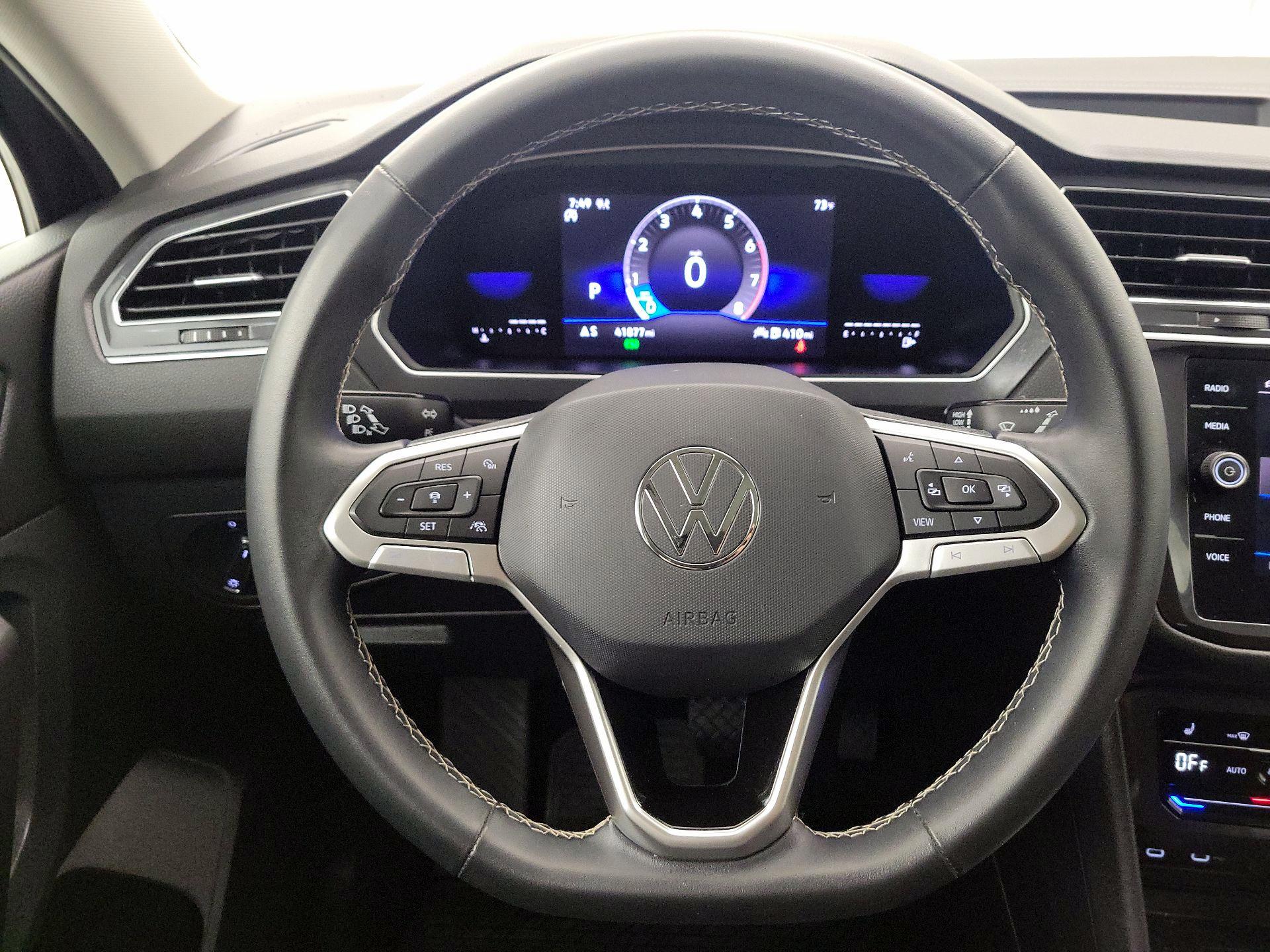 Thumbnail: 2022 Volkswagen Tiguan - 10