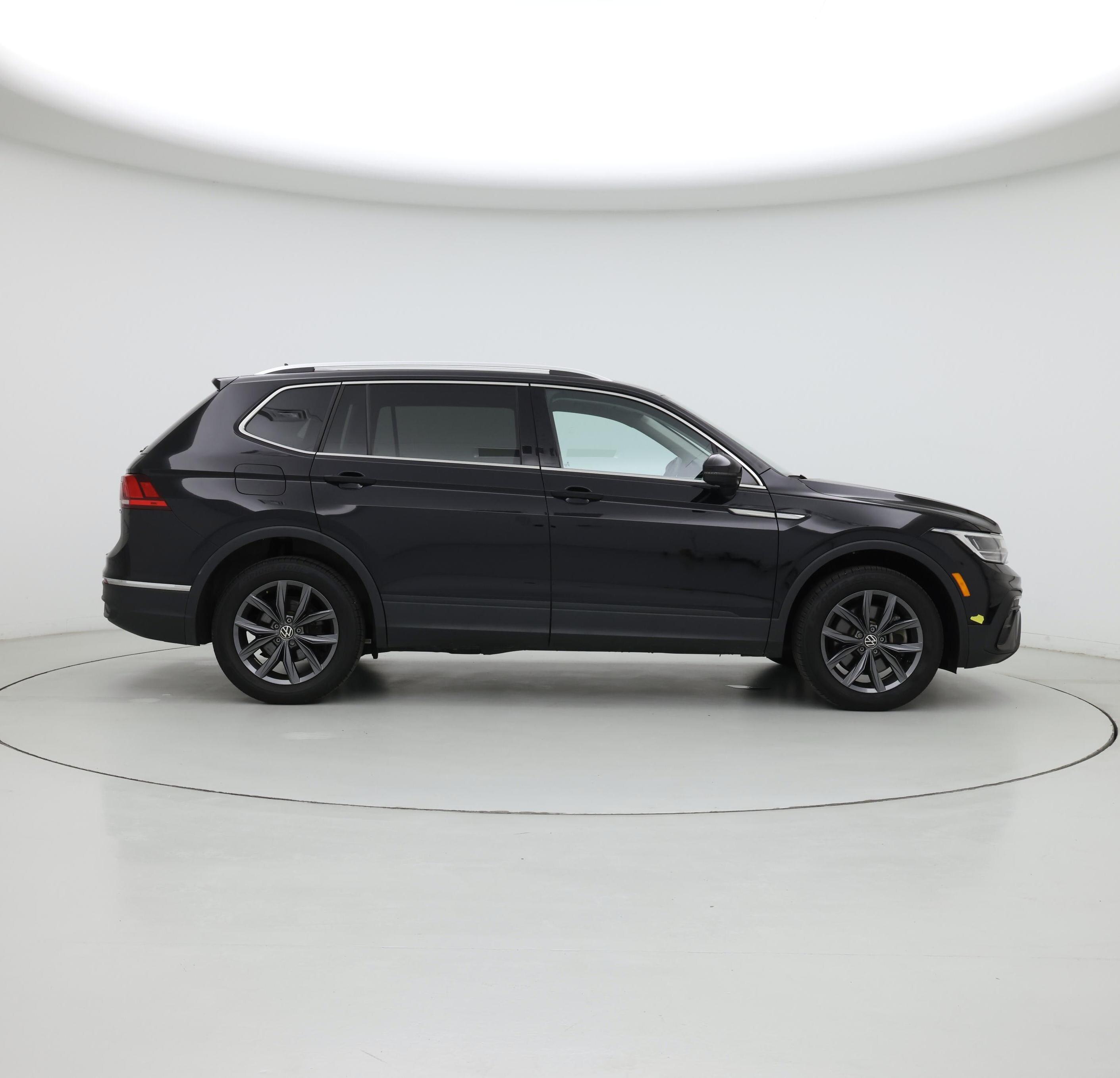Thumbnail: 2022 Volkswagen Tiguan - 7