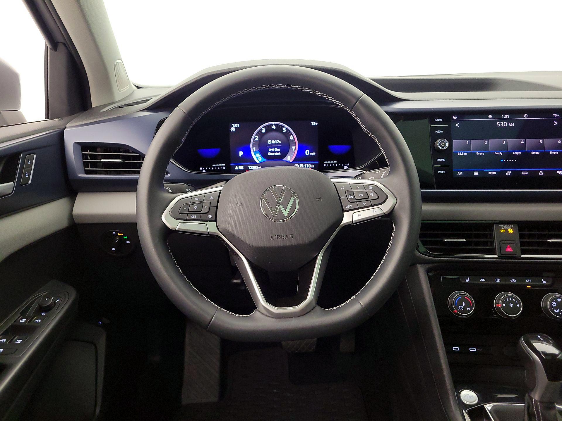 Thumbnail: 2023 Volkswagen Taos - 10
