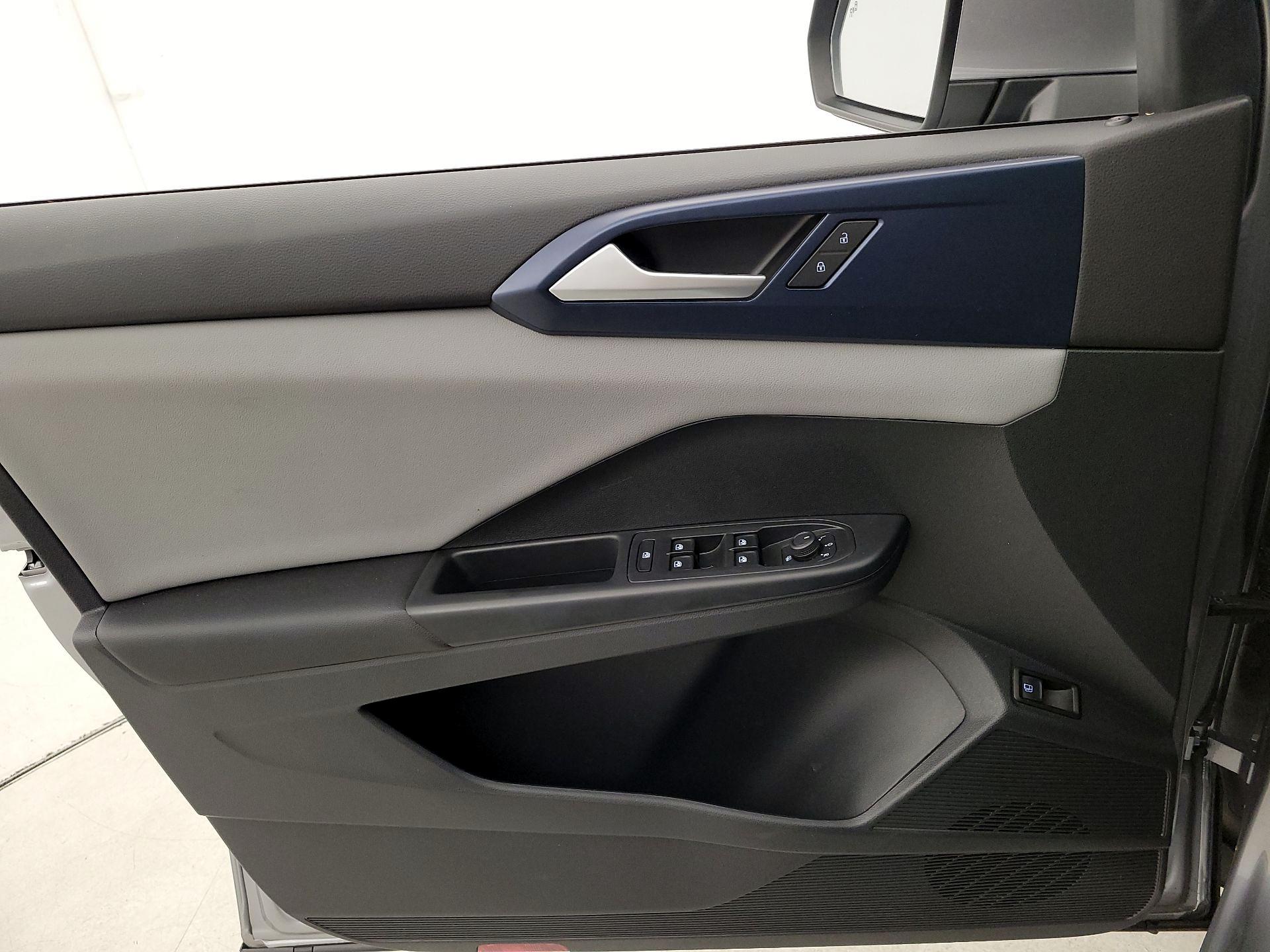 Thumbnail: 2023 Volkswagen Taos - 12