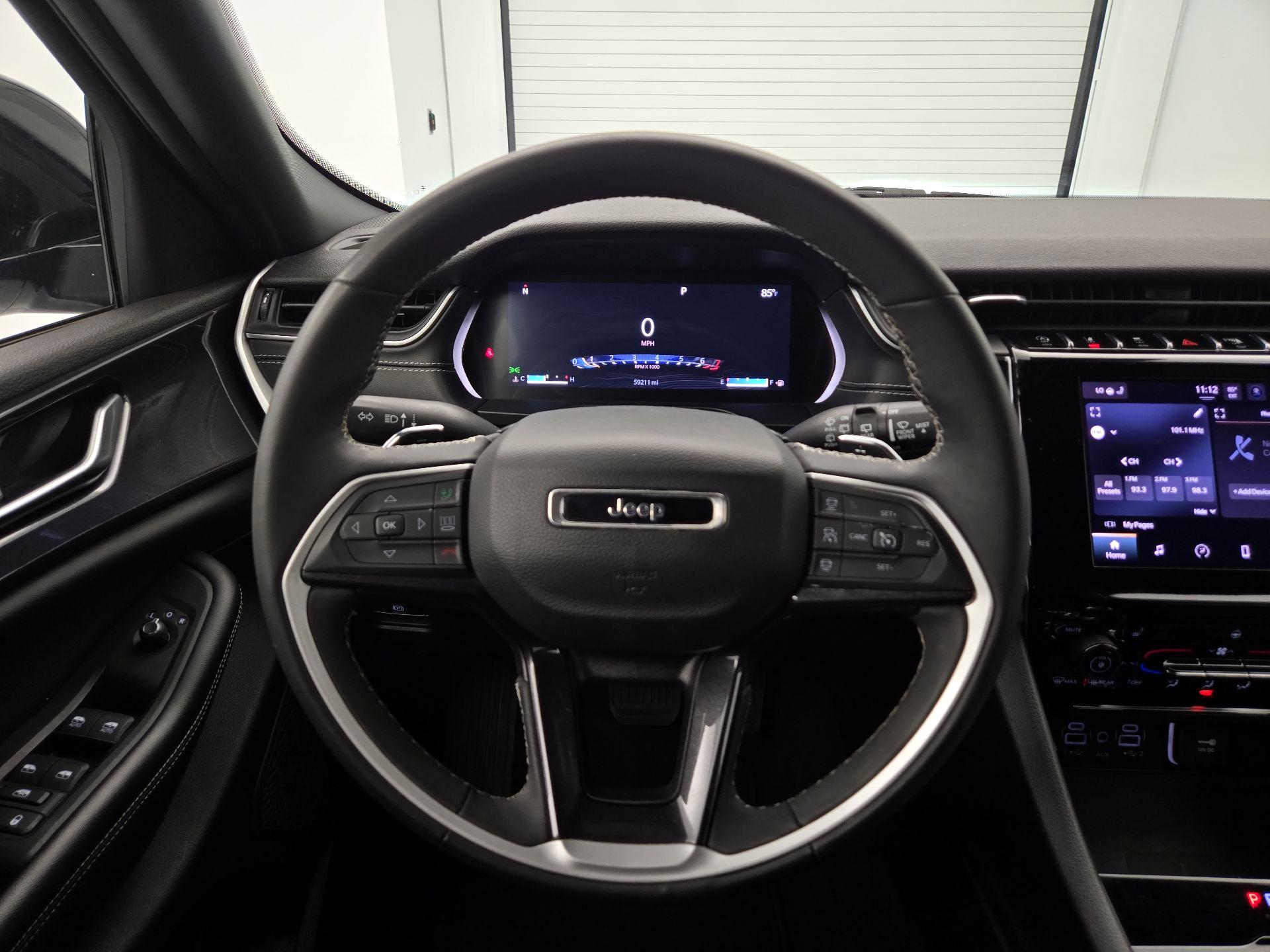 Thumbnail: 2023 Jeep Grand Cherokee - 10