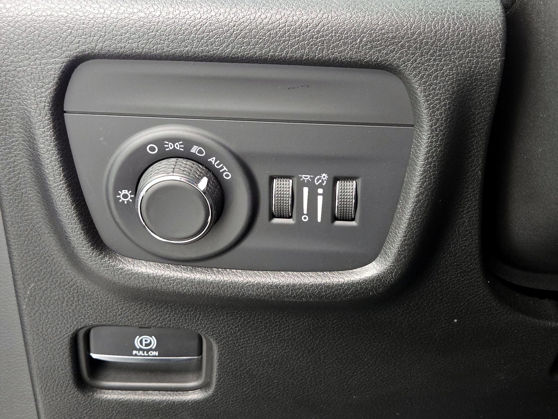 Thumbnail: 2023 Jeep Grand Cherokee - 13