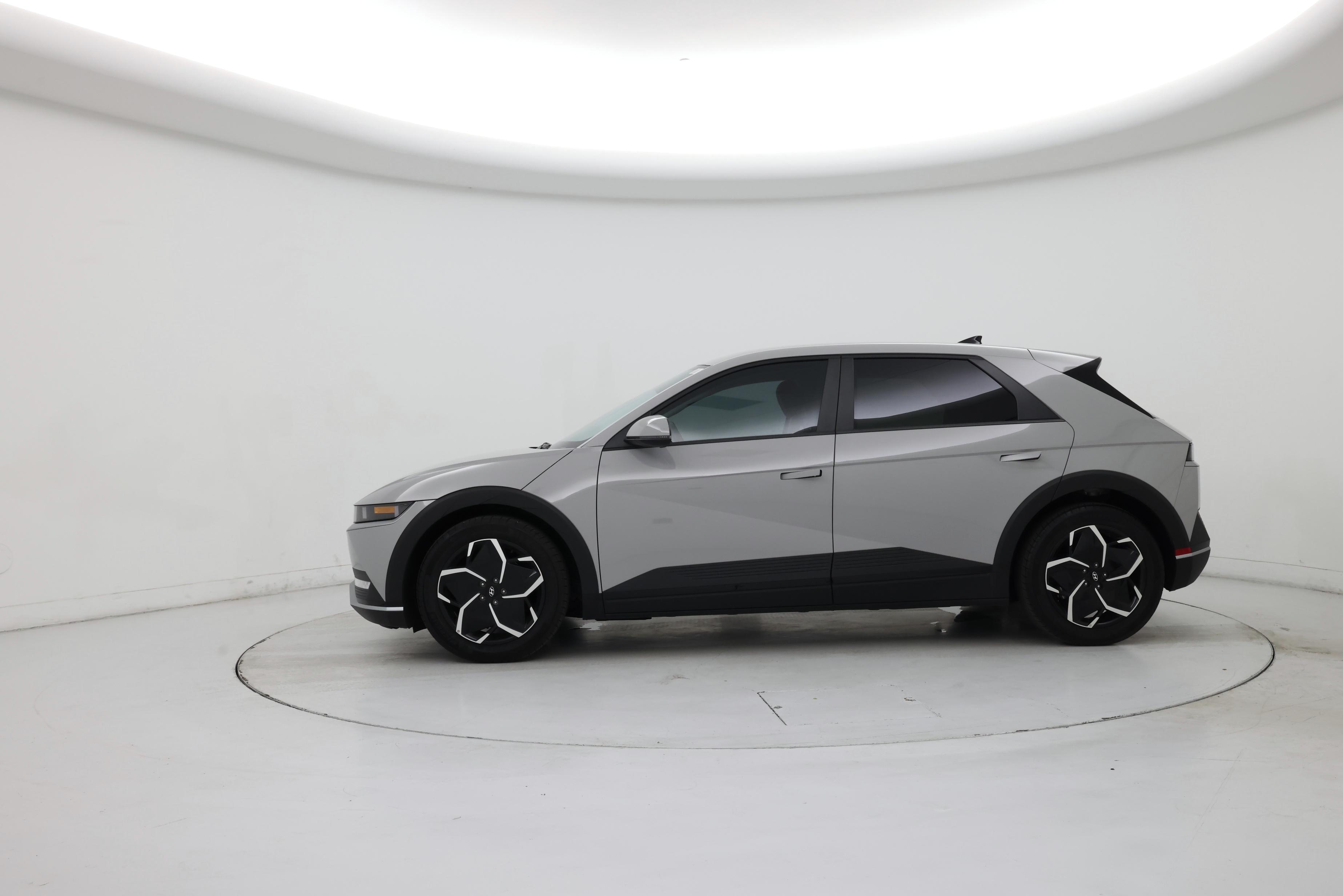 Thumbnail: 2023 Hyundai Ioniq 5 - 3