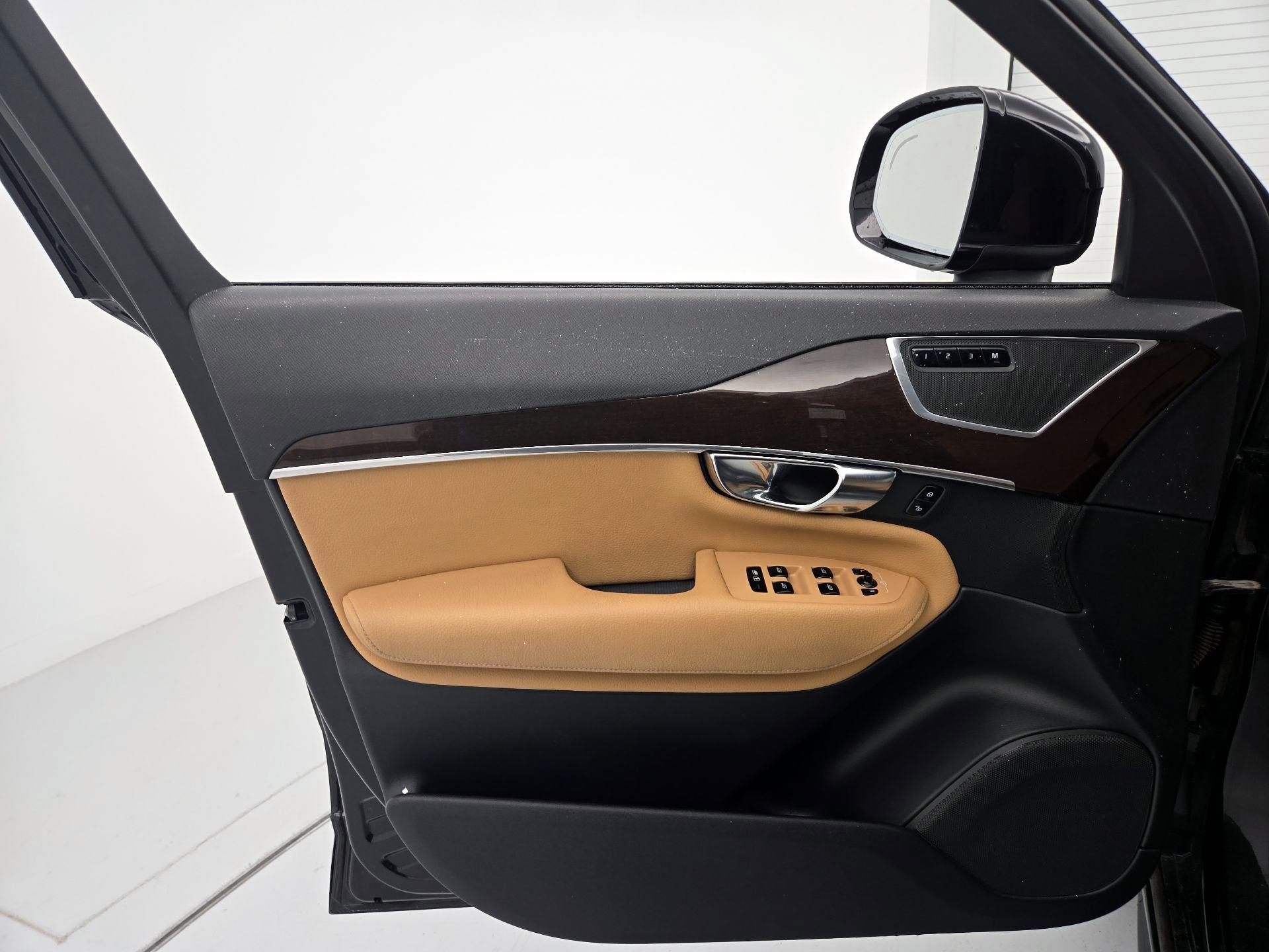 Thumbnail: 2019 Volvo XC90 - 12