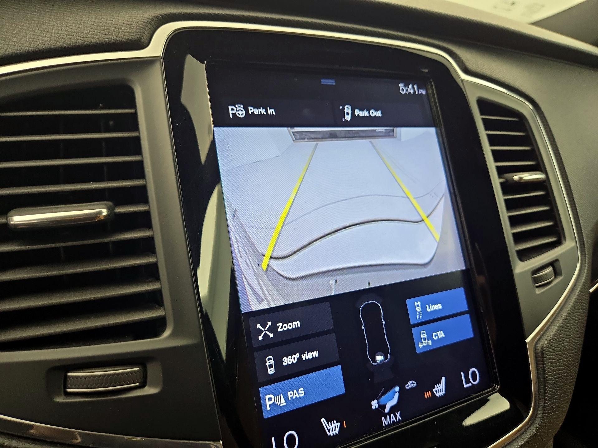 Thumbnail: 2019 Volvo XC90 - 14