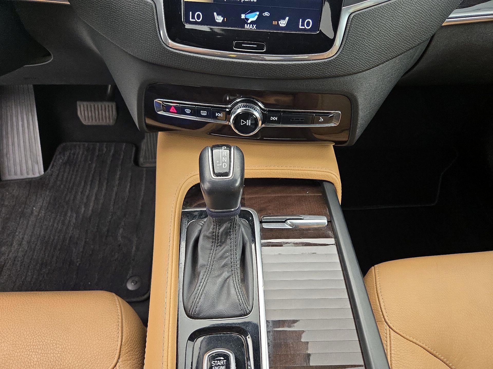 Thumbnail: 2019 Volvo XC90 - 17