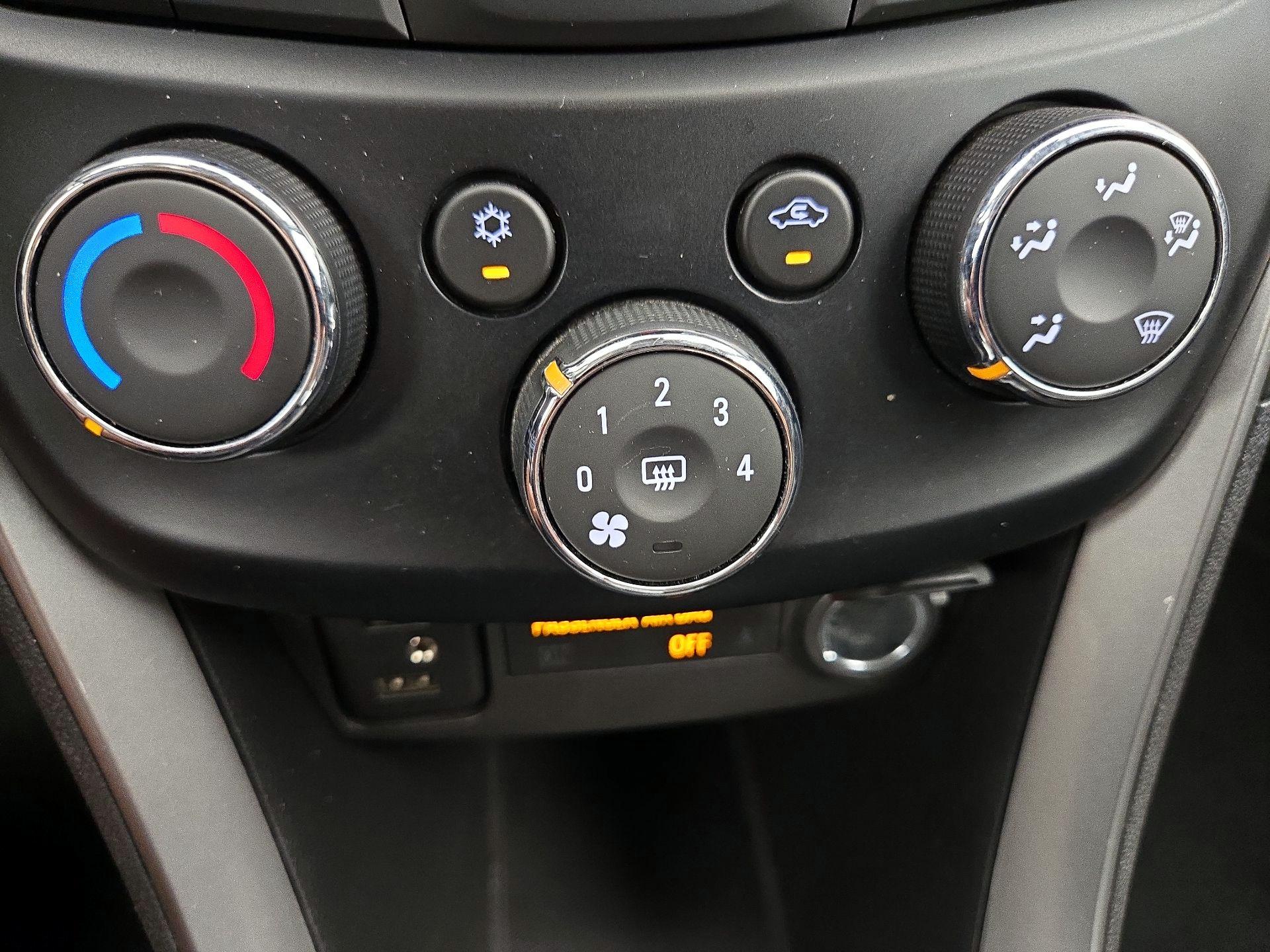 Thumbnail: 2020 Chevrolet Trax - 16