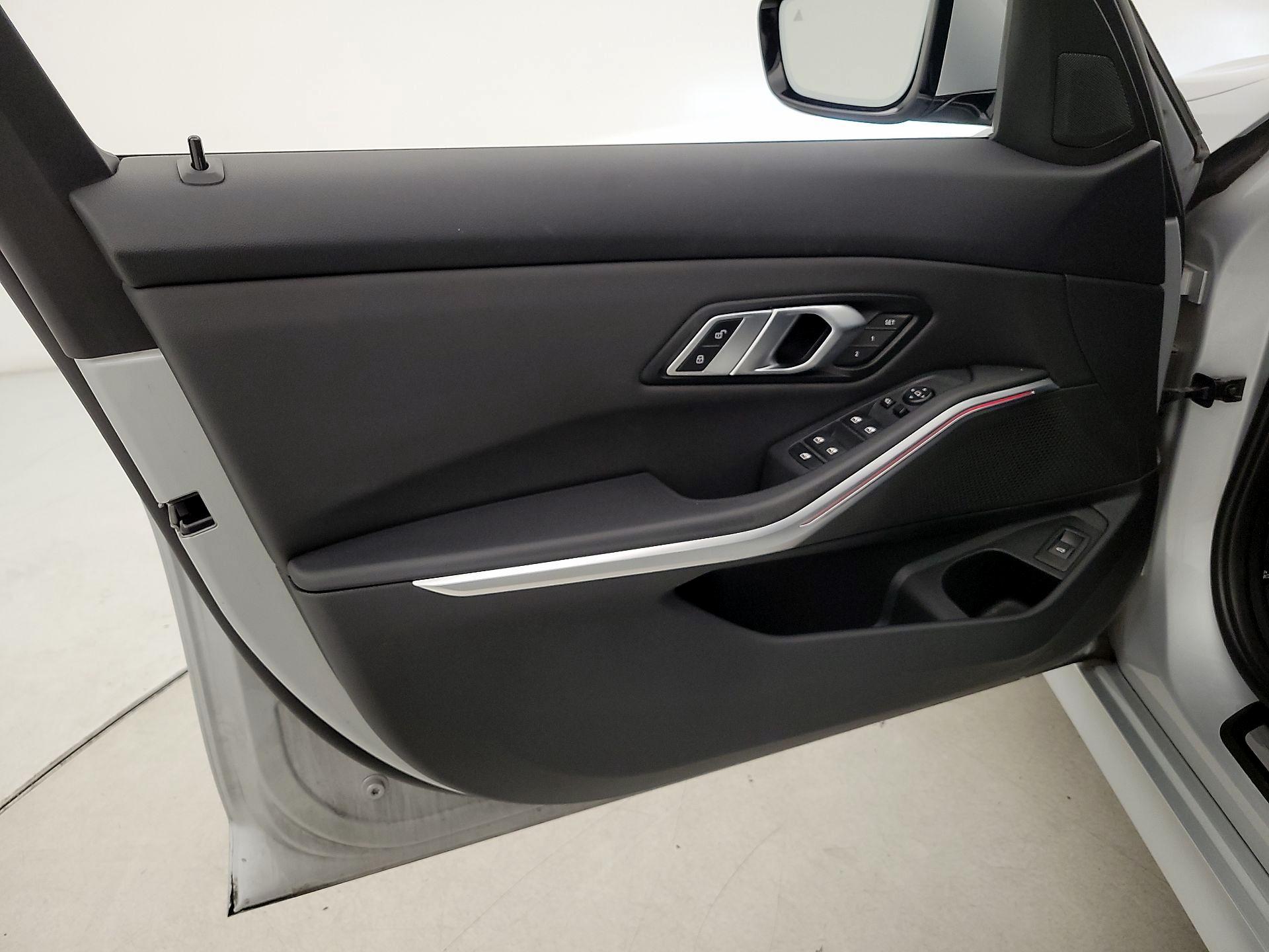 Thumbnail: 2021 BMW 3 Series - 12