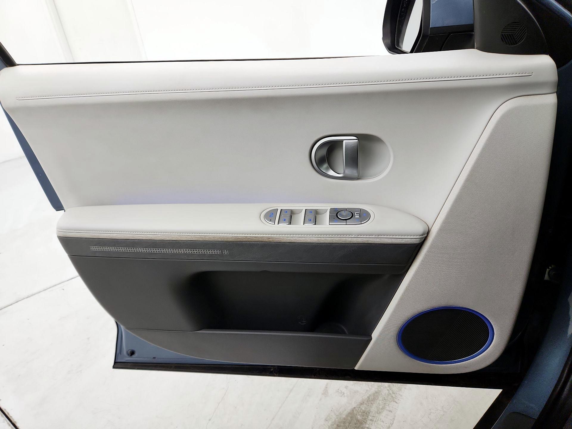 Thumbnail: 2022 Hyundai Ioniq 5 - 12