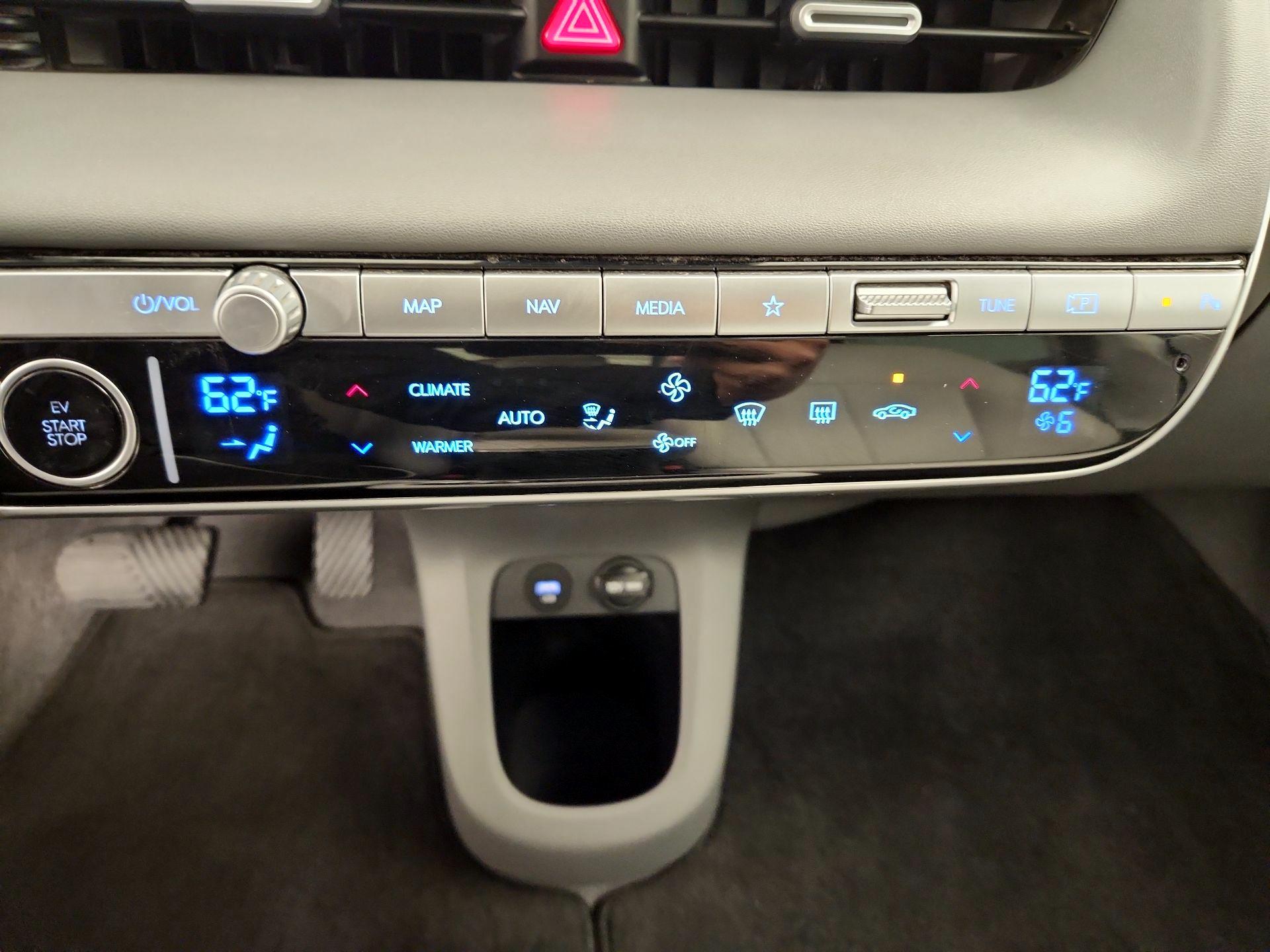 Thumbnail: 2022 Hyundai Ioniq 5 - 17