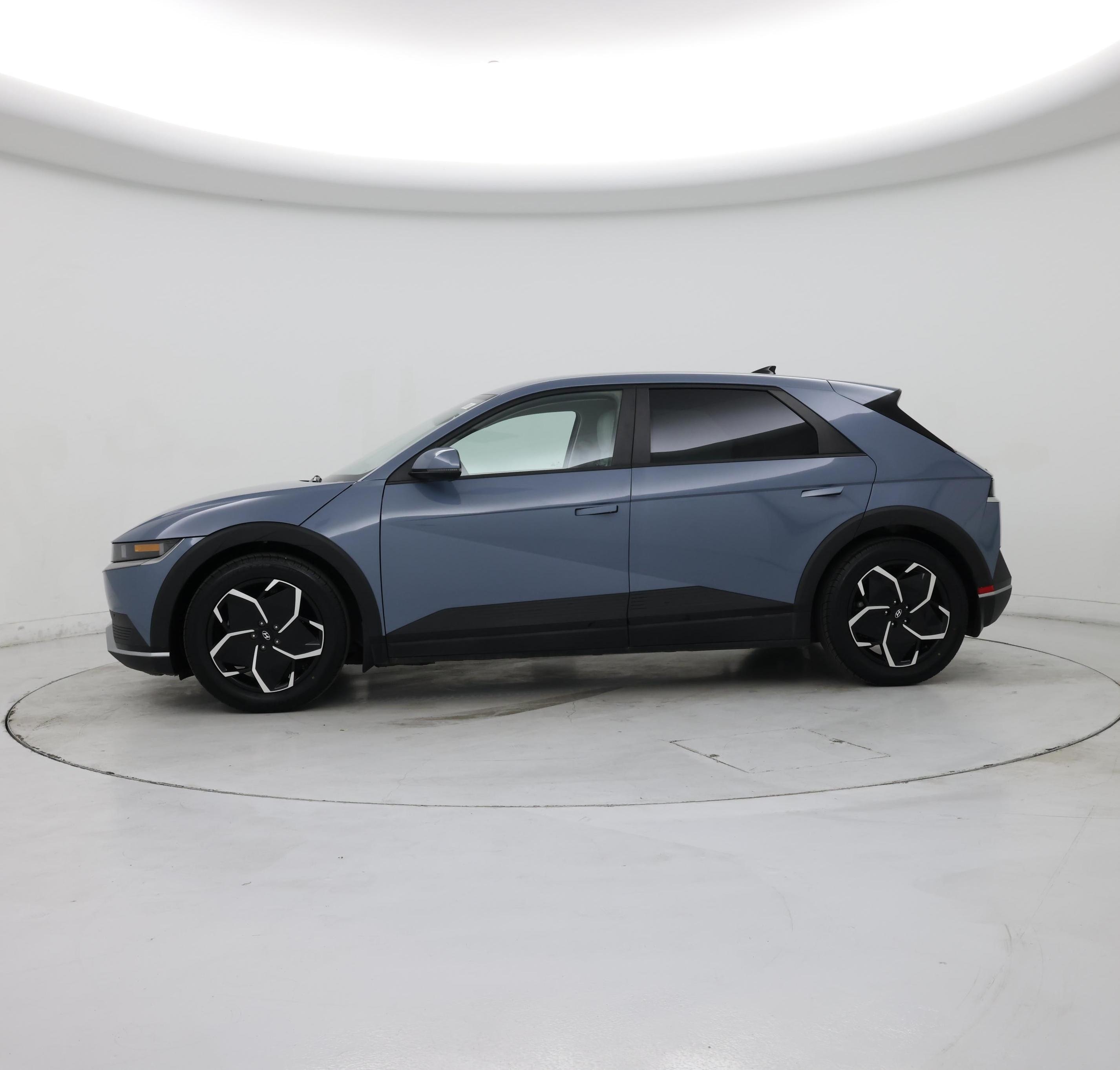 Thumbnail: 2022 Hyundai Ioniq 5 - 3