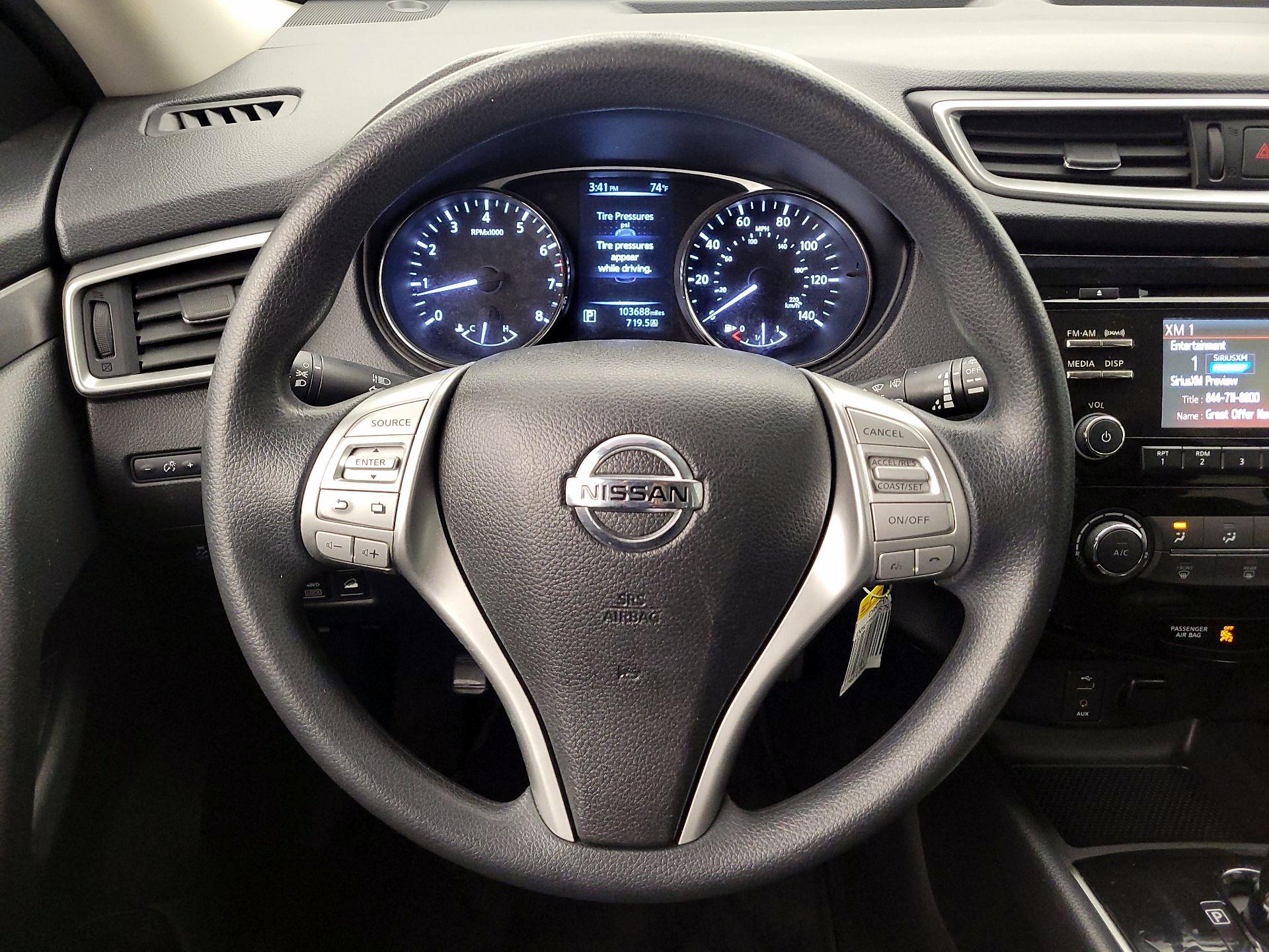 Thumbnail: 2015 Nissan Rogue - 10