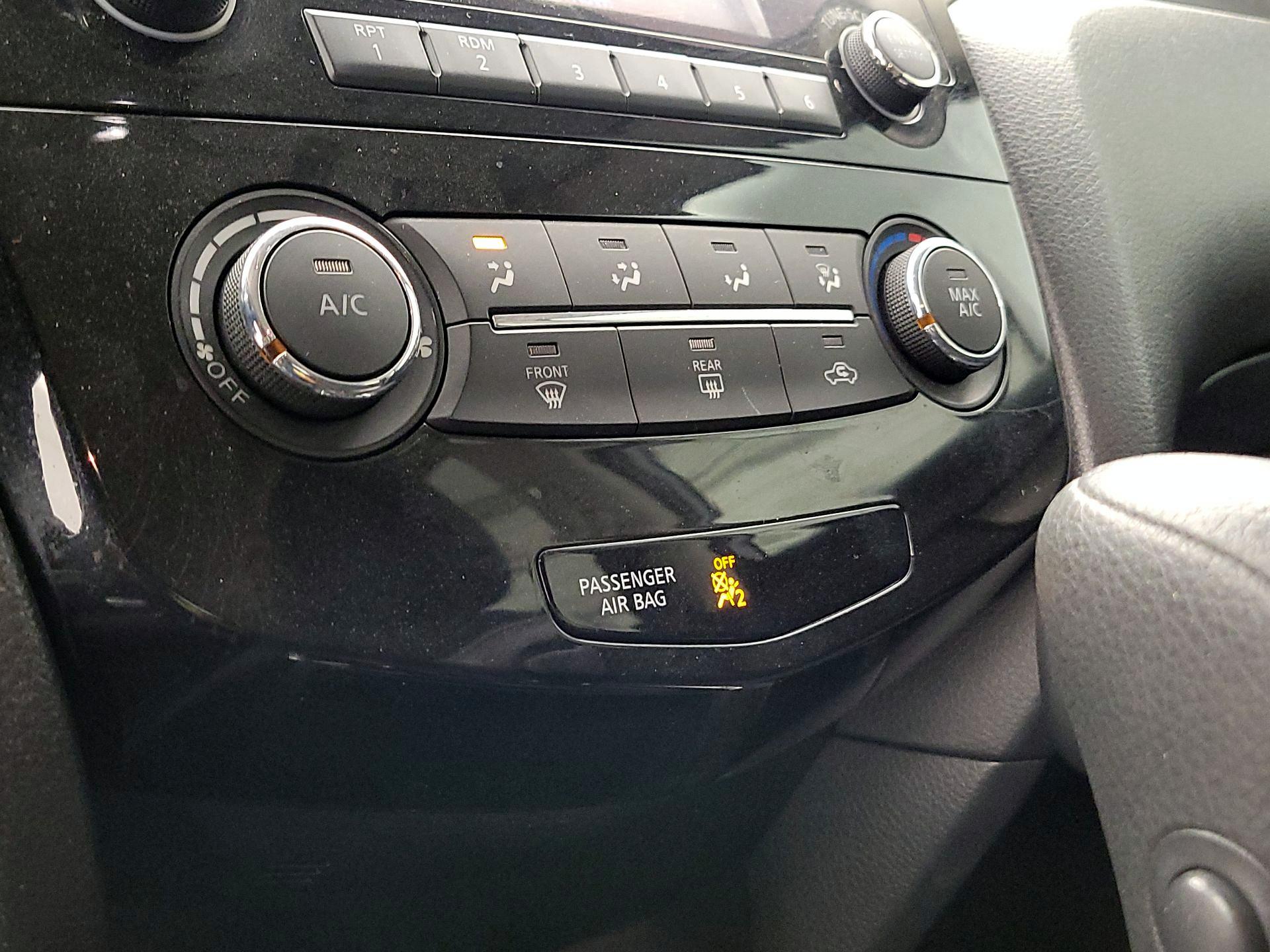 Thumbnail: 2015 Nissan Rogue - 16