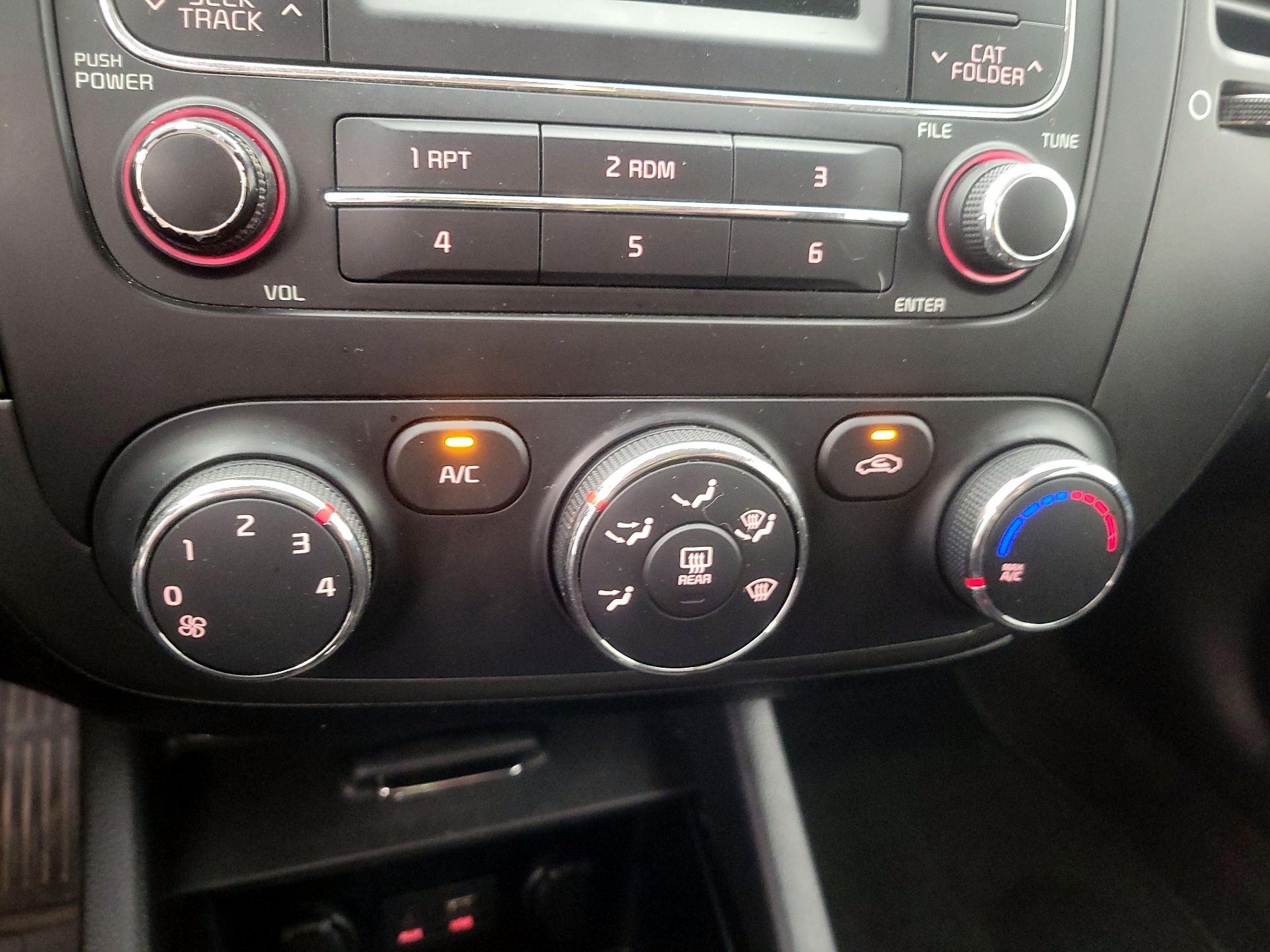 Thumbnail: 2016 Kia Forte - 15
