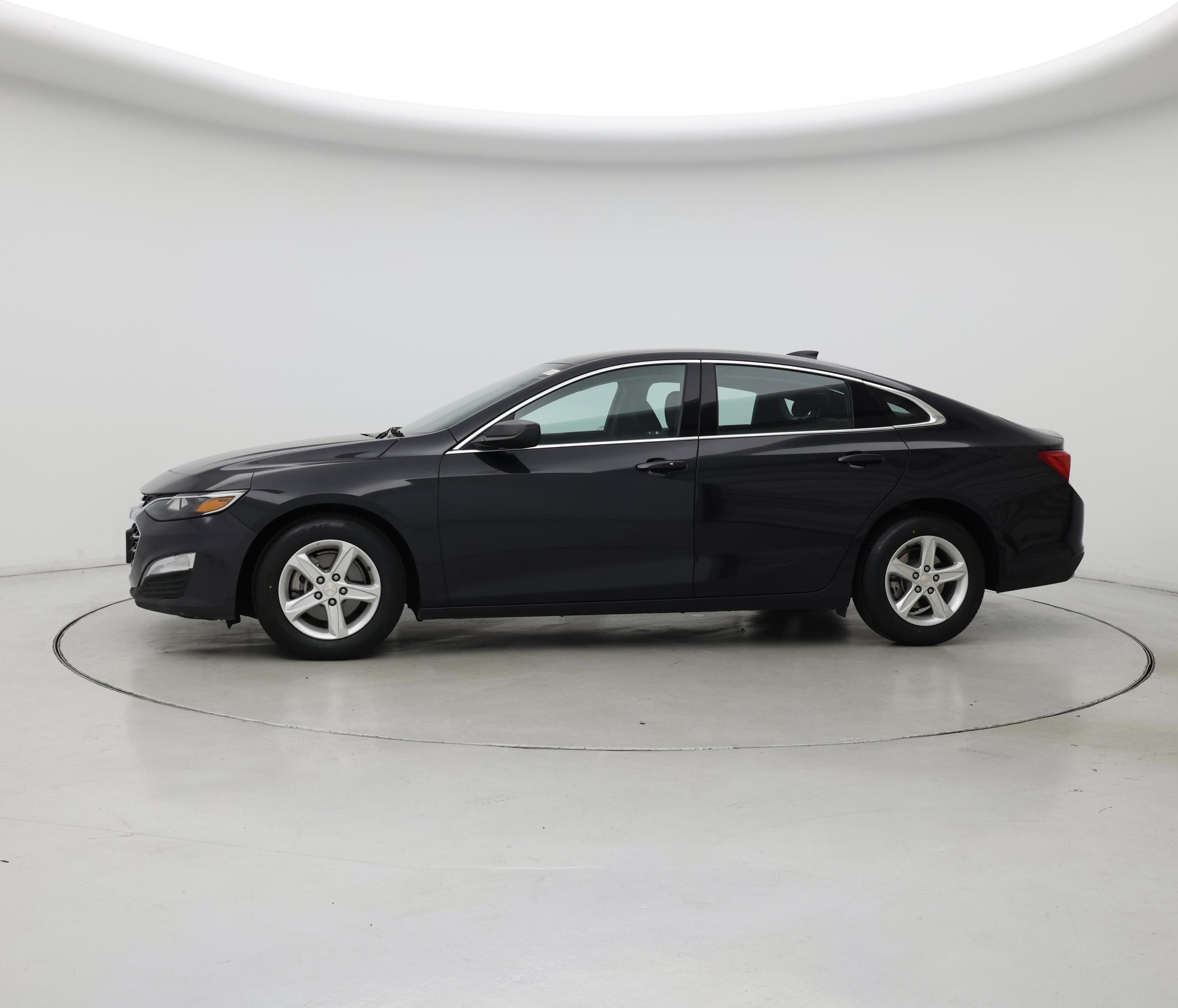 Thumbnail: 2023 Chevrolet Malibu - 3
