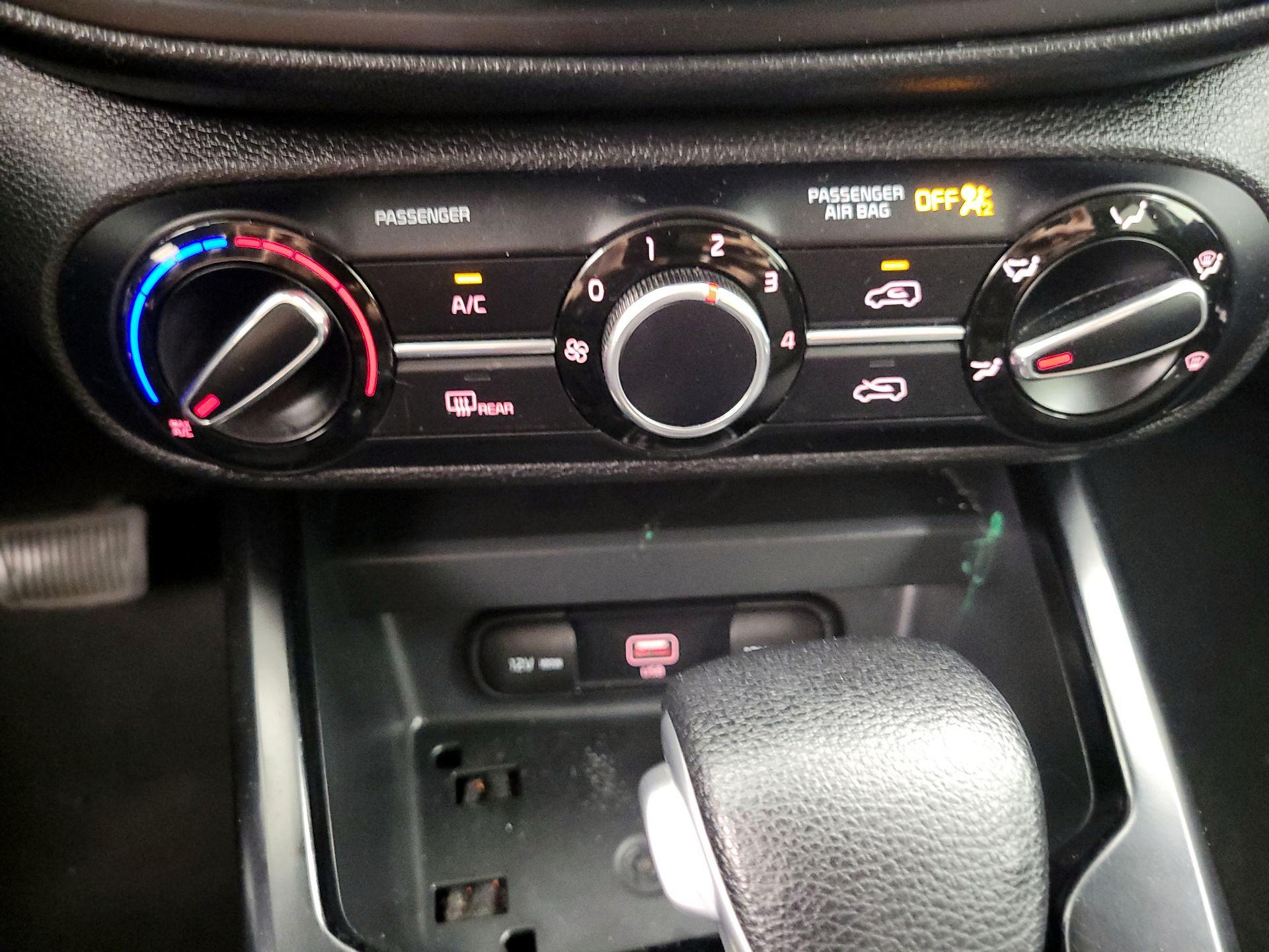 Thumbnail: 2020 Kia Soul - 16