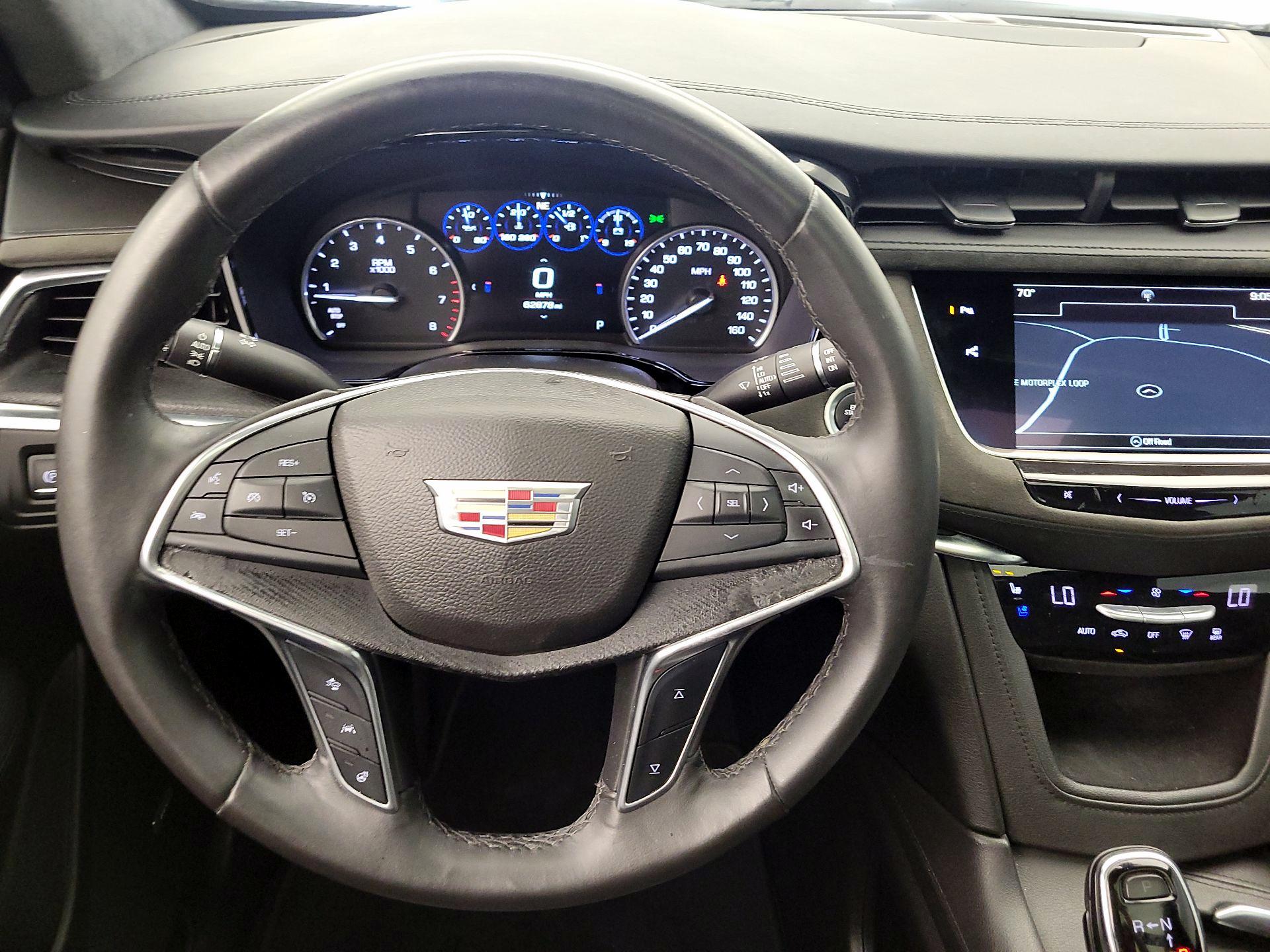 Thumbnail: 2017 Cadillac XT5 - 10