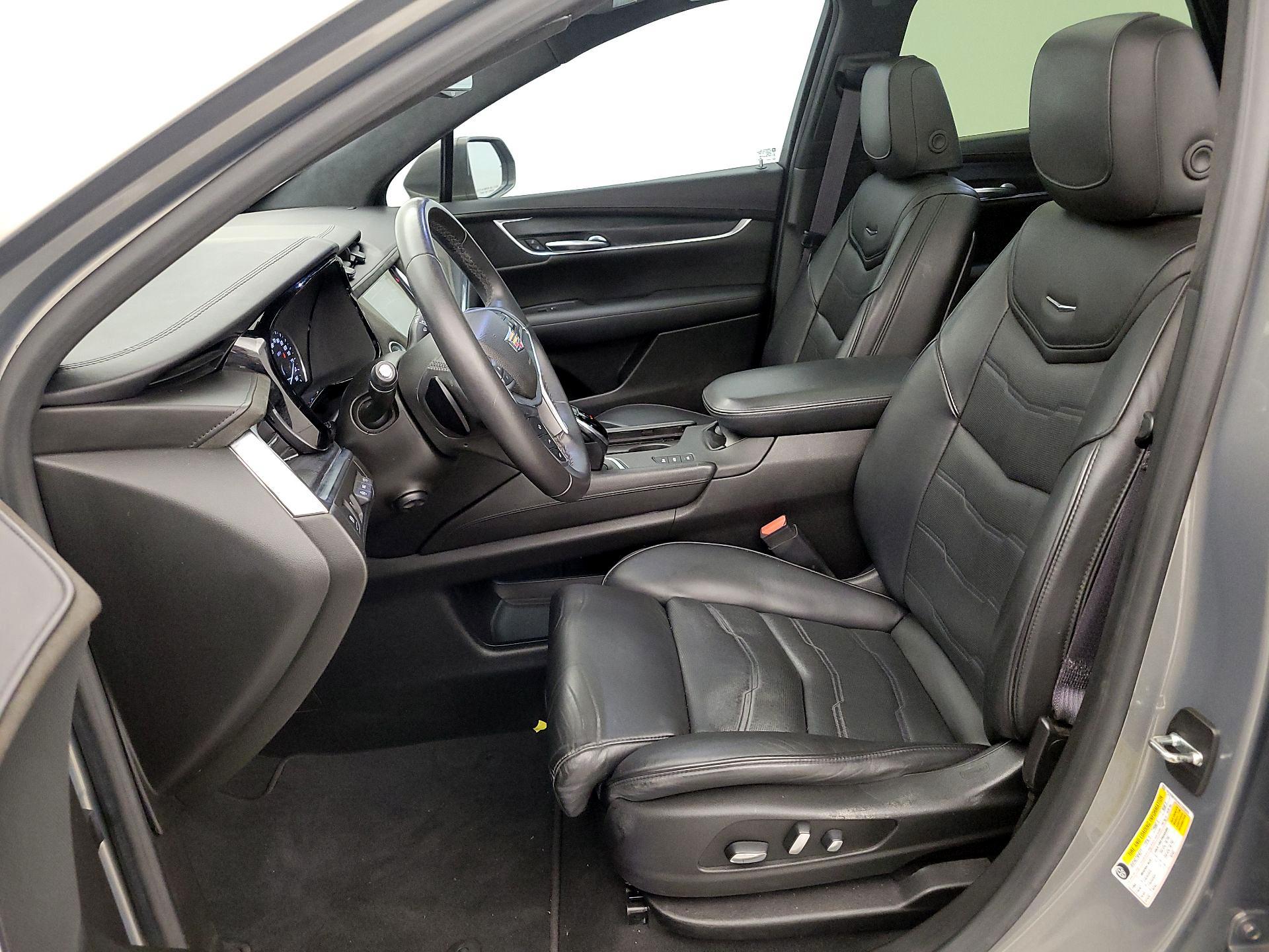 Thumbnail: 2017 Cadillac XT5 - 11