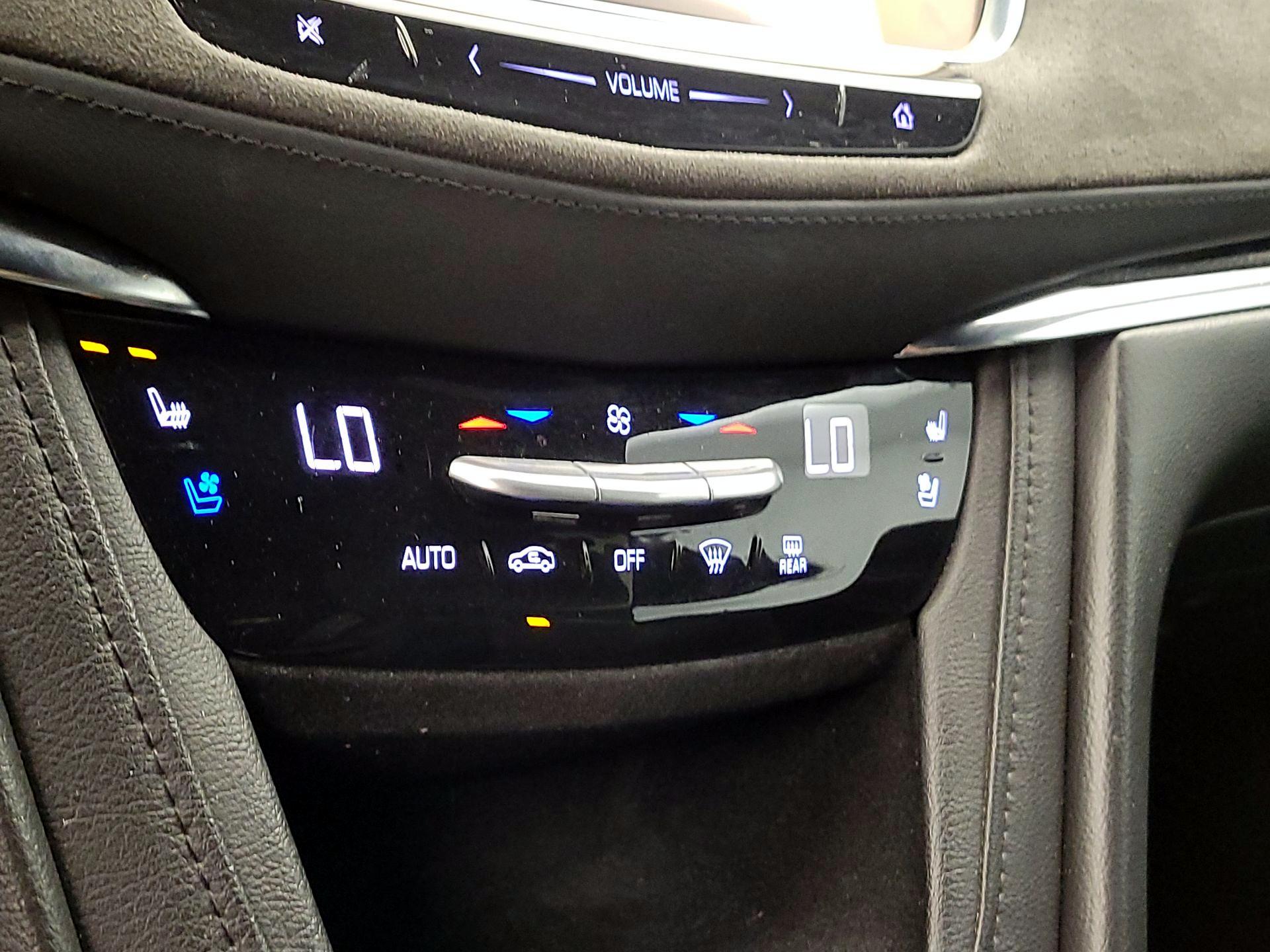 Thumbnail: 2017 Cadillac XT5 - 17