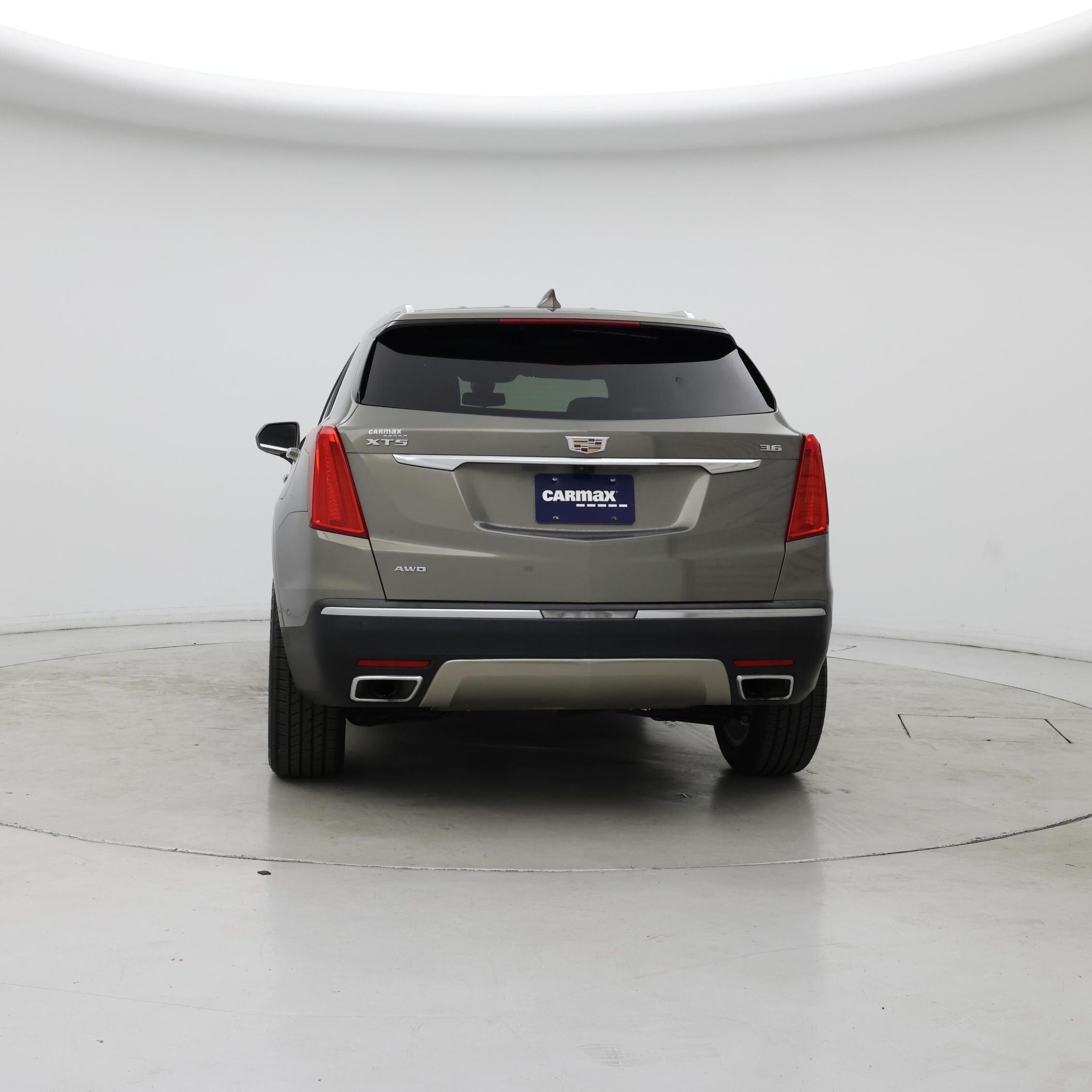 Thumbnail: 2017 Cadillac XT5 - 6