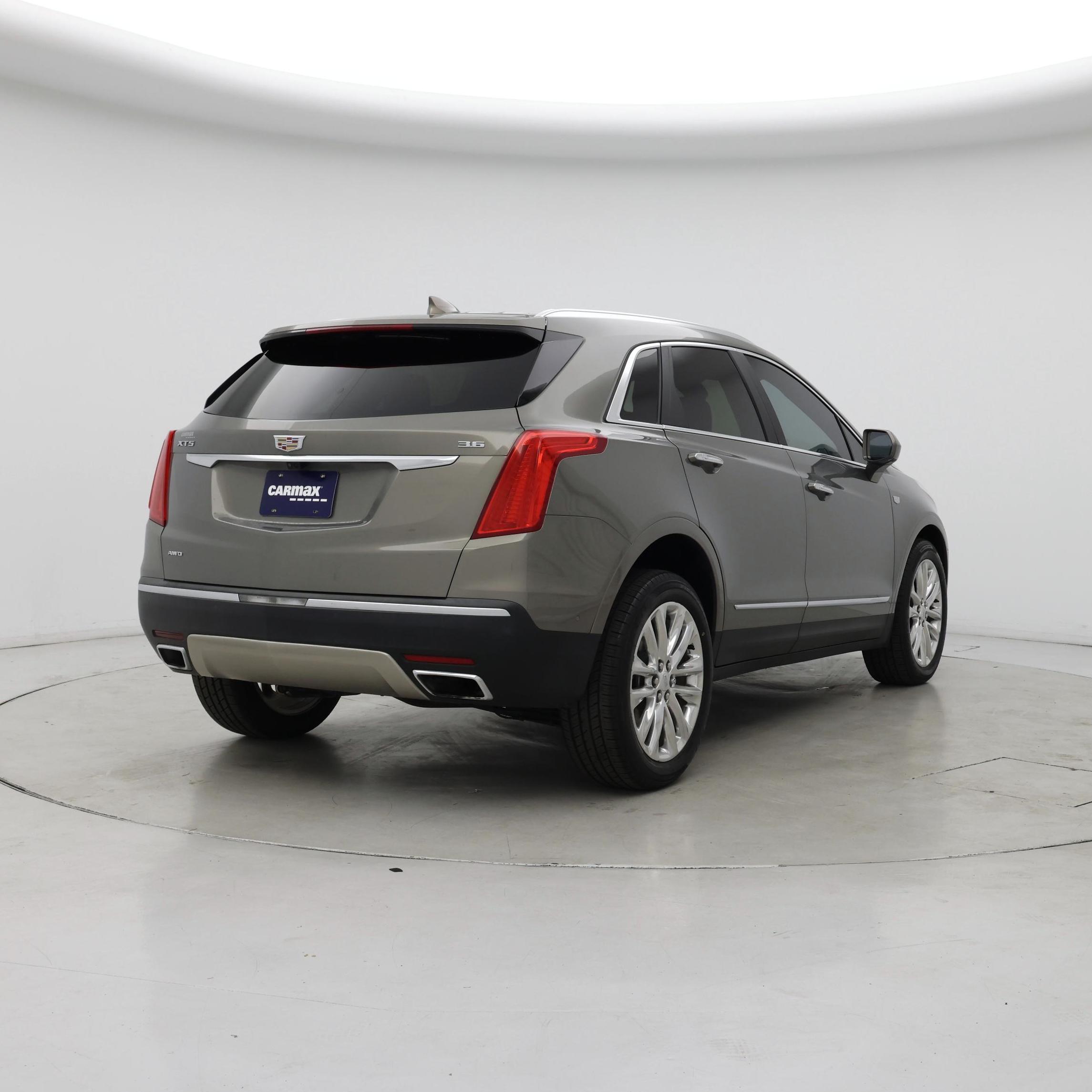 Thumbnail: 2017 Cadillac XT5 - 8